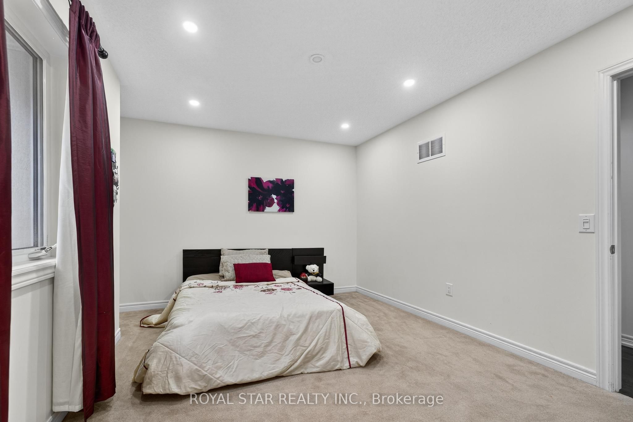 61 Aldersgate Drive Property Photo 42