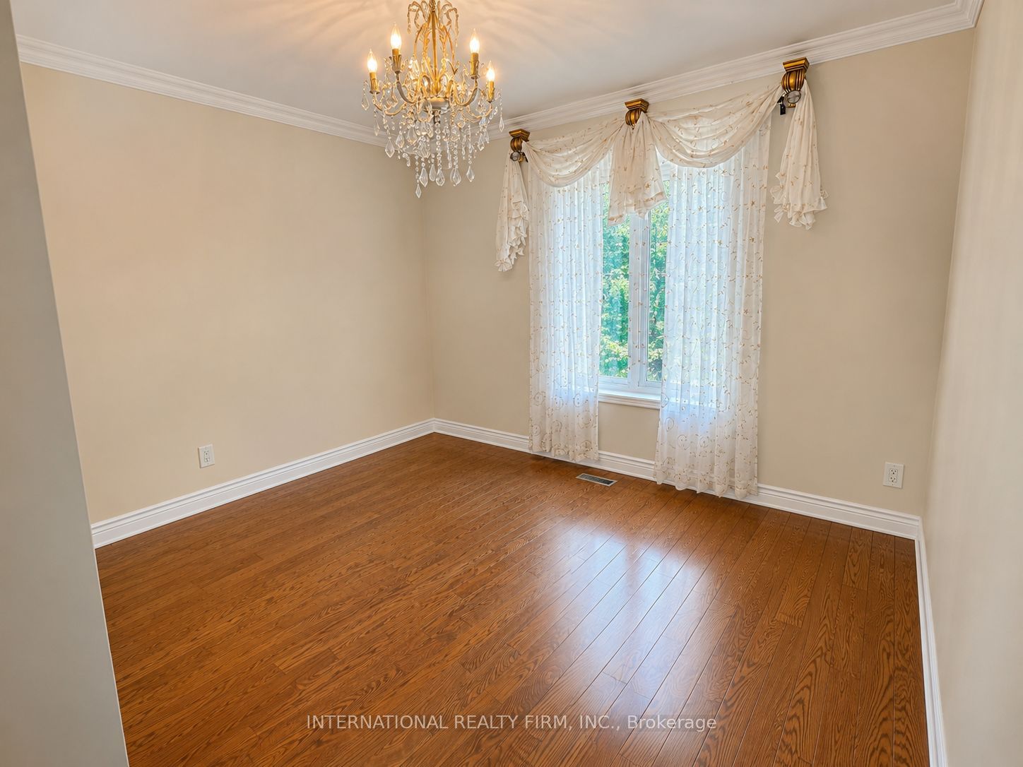 2910 Oka Road Property Photo 7