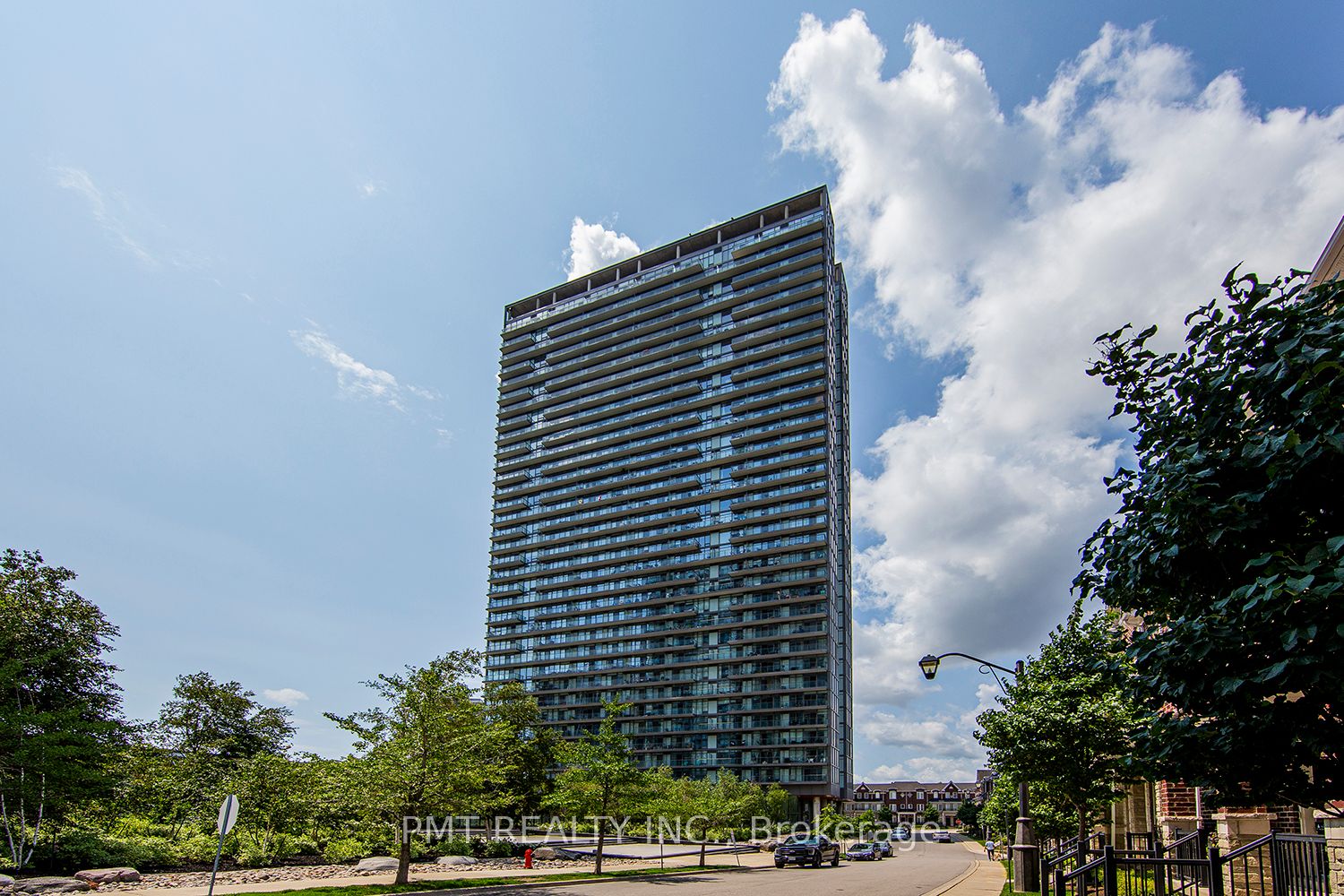105 The Queensway N/a 612 Property Photo 1