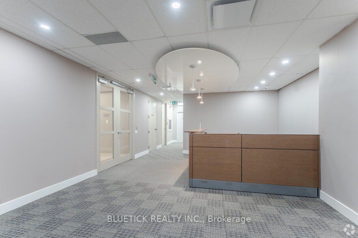 710 Dorval Drive 600-27 Property Photo 12