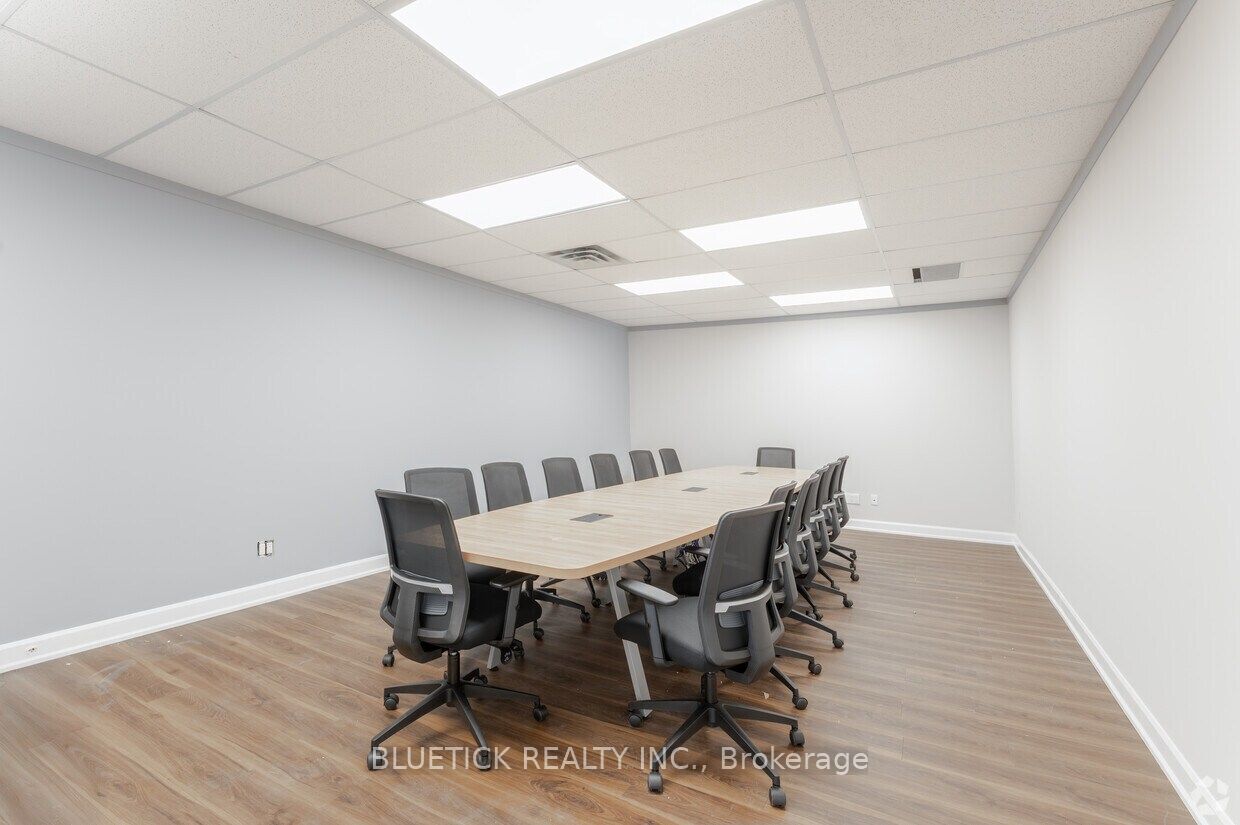 710 Dorval Drive 600-31 Property Photo 13