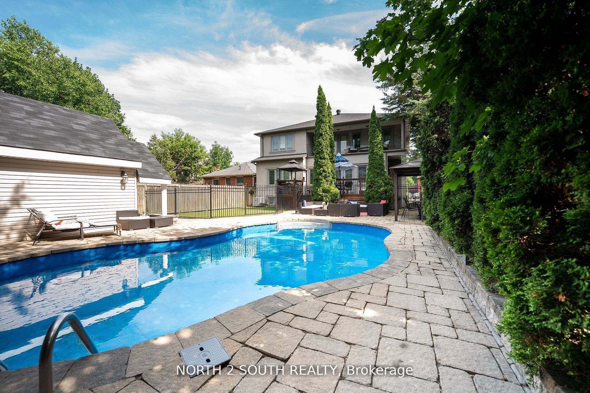 339 Burnhamthorpe Road Property Photo 44