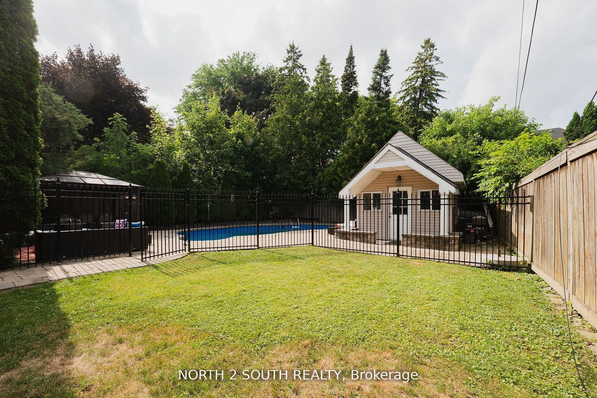339 Burnhamthorpe Road Property Photo 47