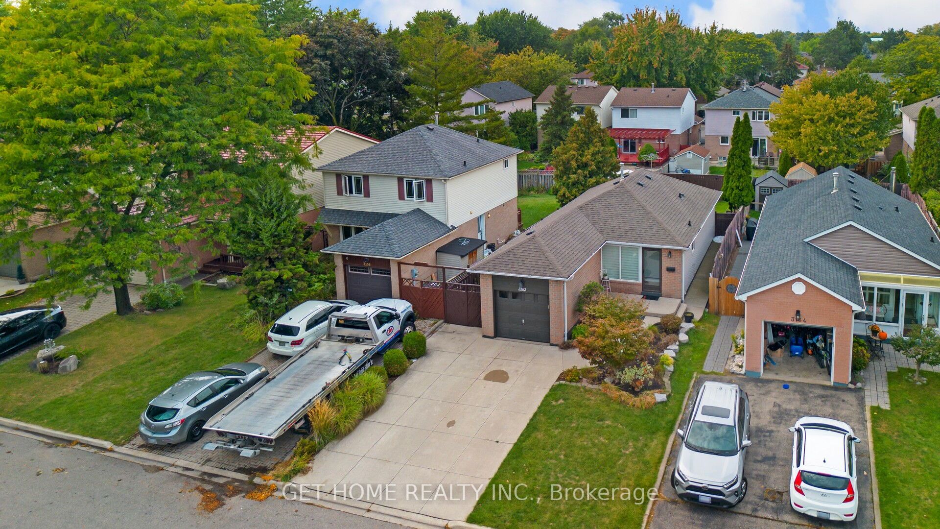 3162 Cantelon Cres Property Photo 1
