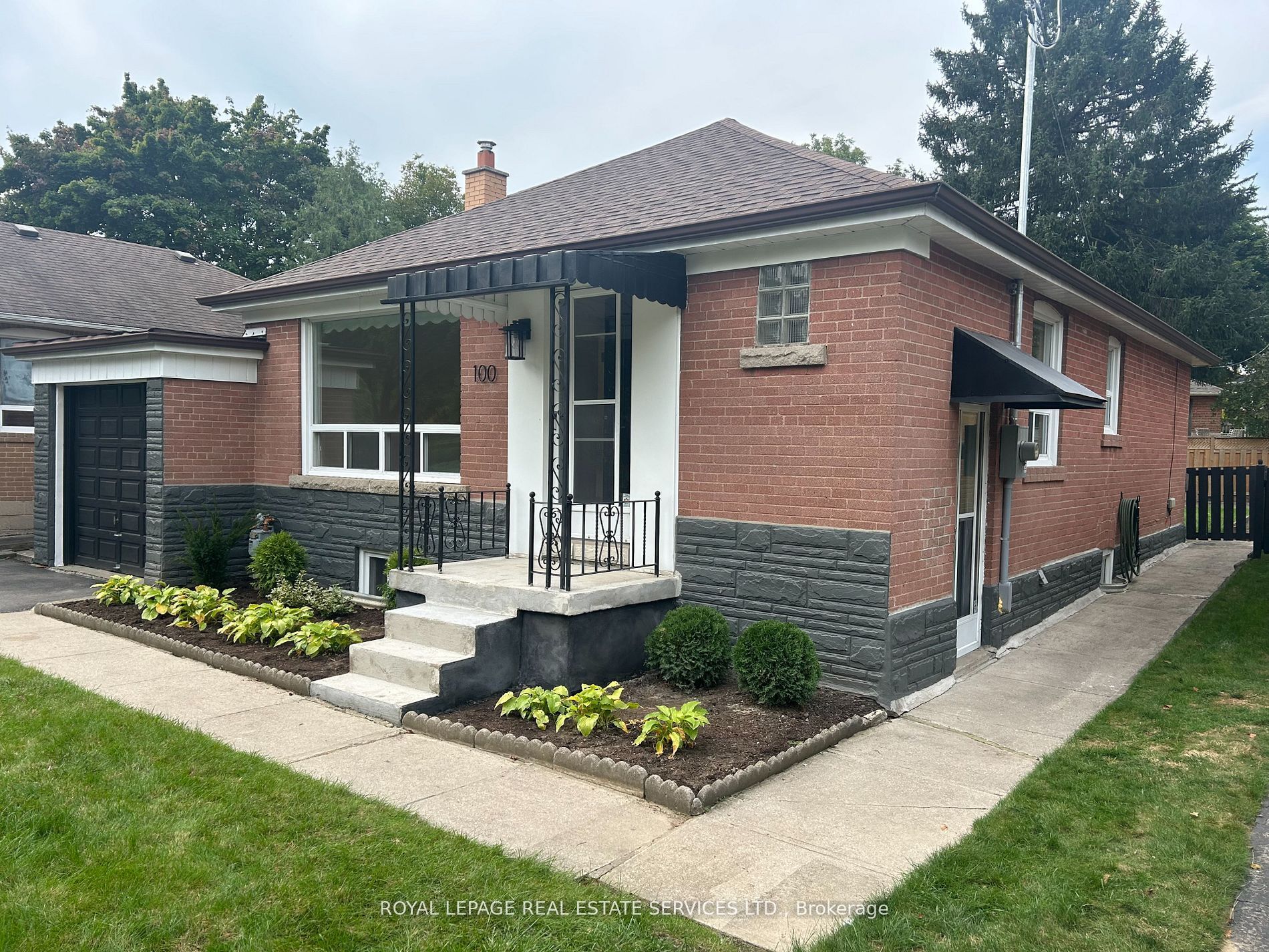100 Ballacaine Drive Property Photo 1