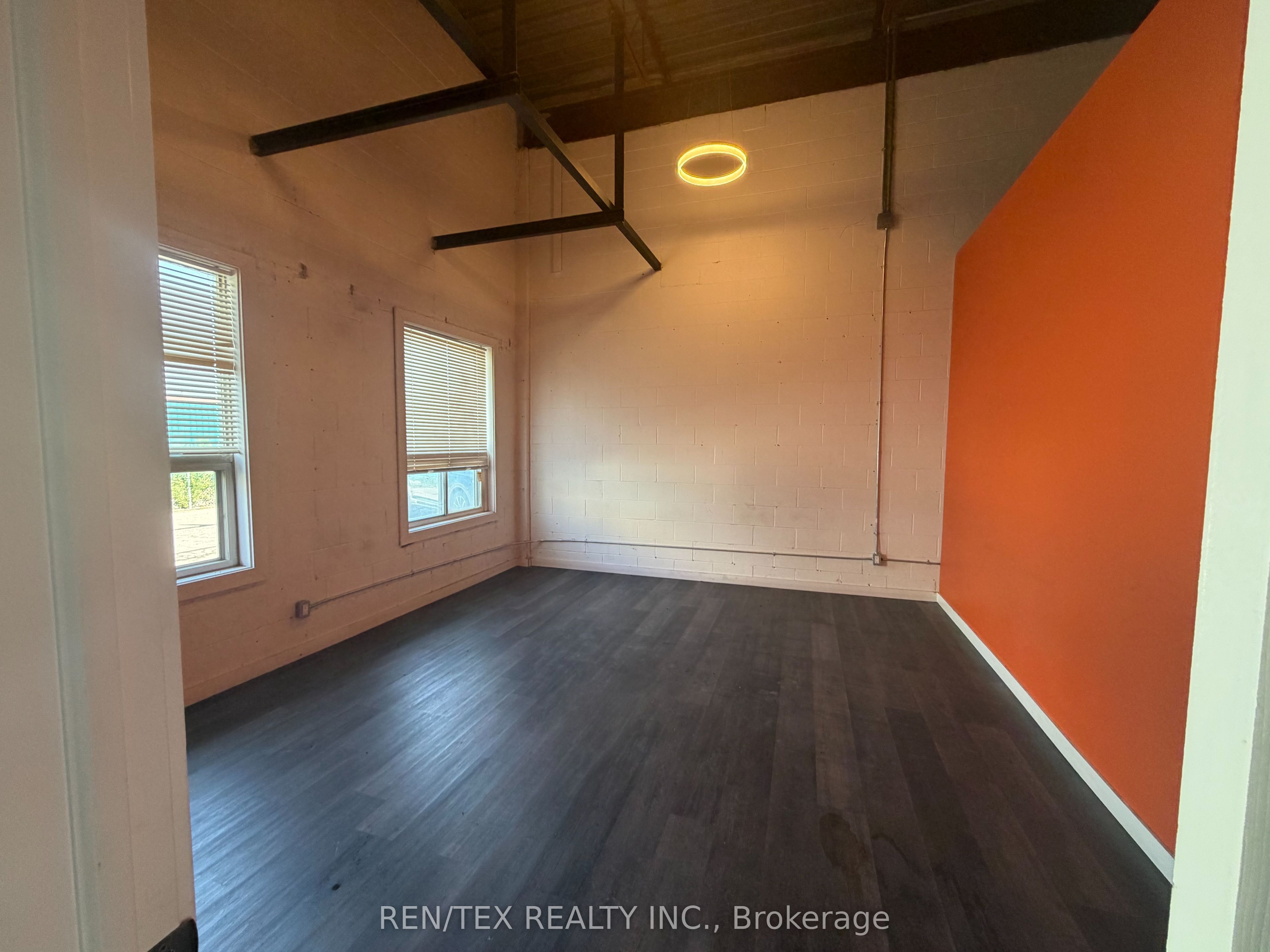 2364 Haines Rd Property Photo 3