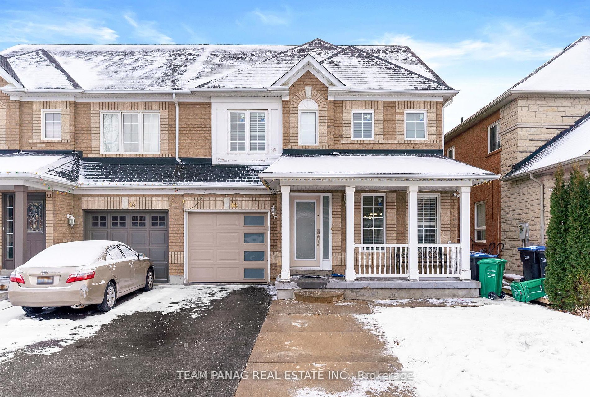 16 Saintsbury Cres Property Photo 1