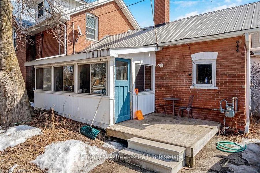 42 B Peru Road Property Photo 1