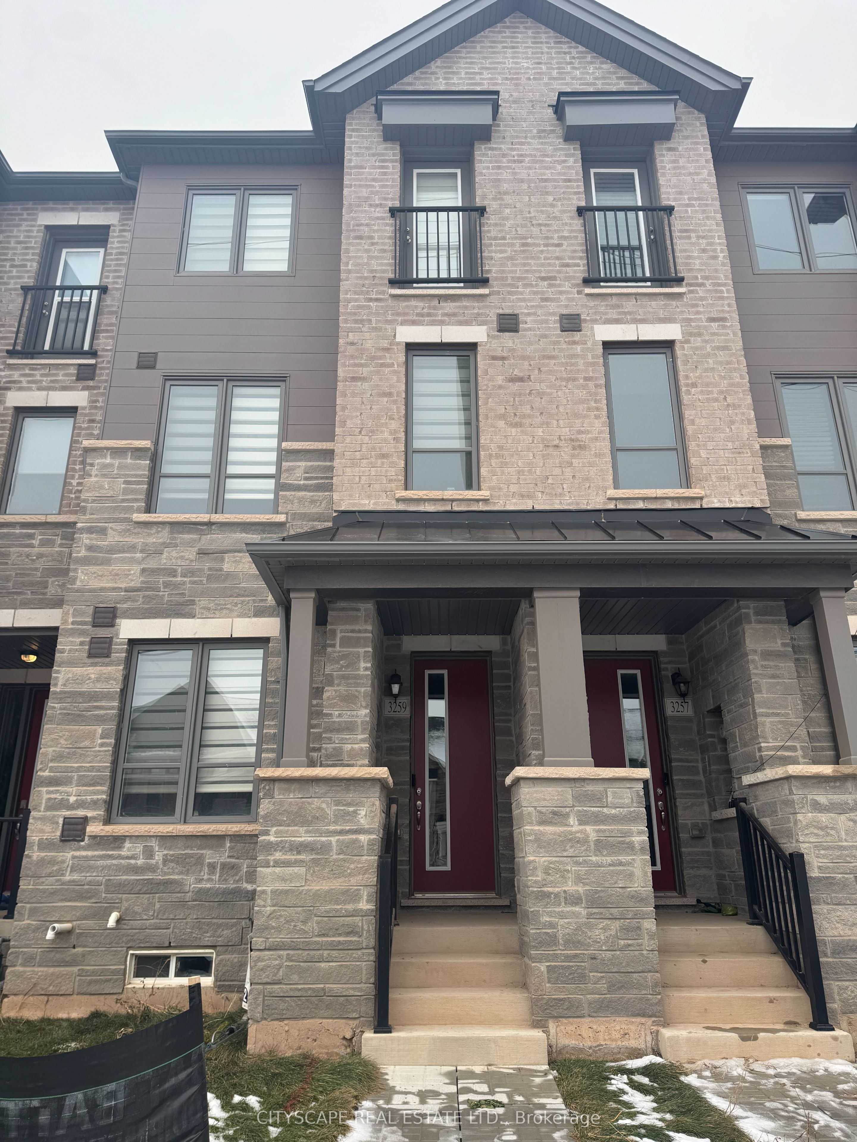 3259 Sixth Line Property Photo 1