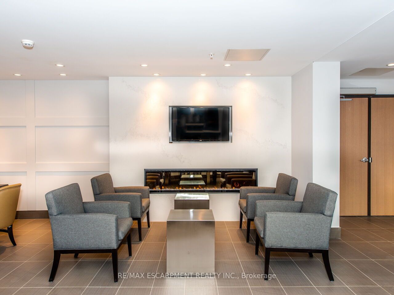 1105 Leger Way Property Photo 30