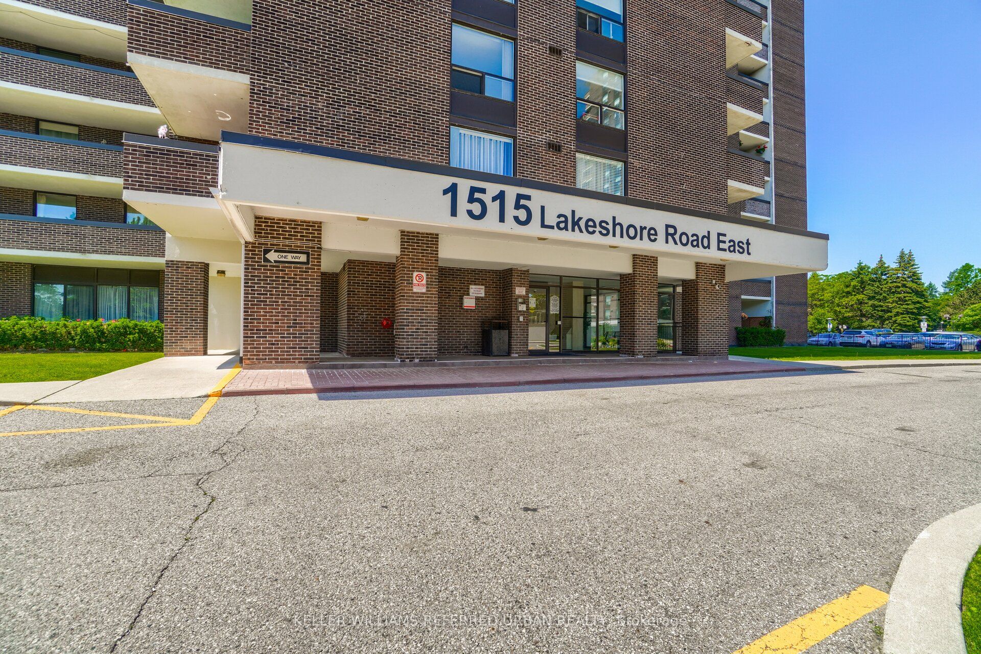 1515 Lake Shore Rd E Property Photo 1