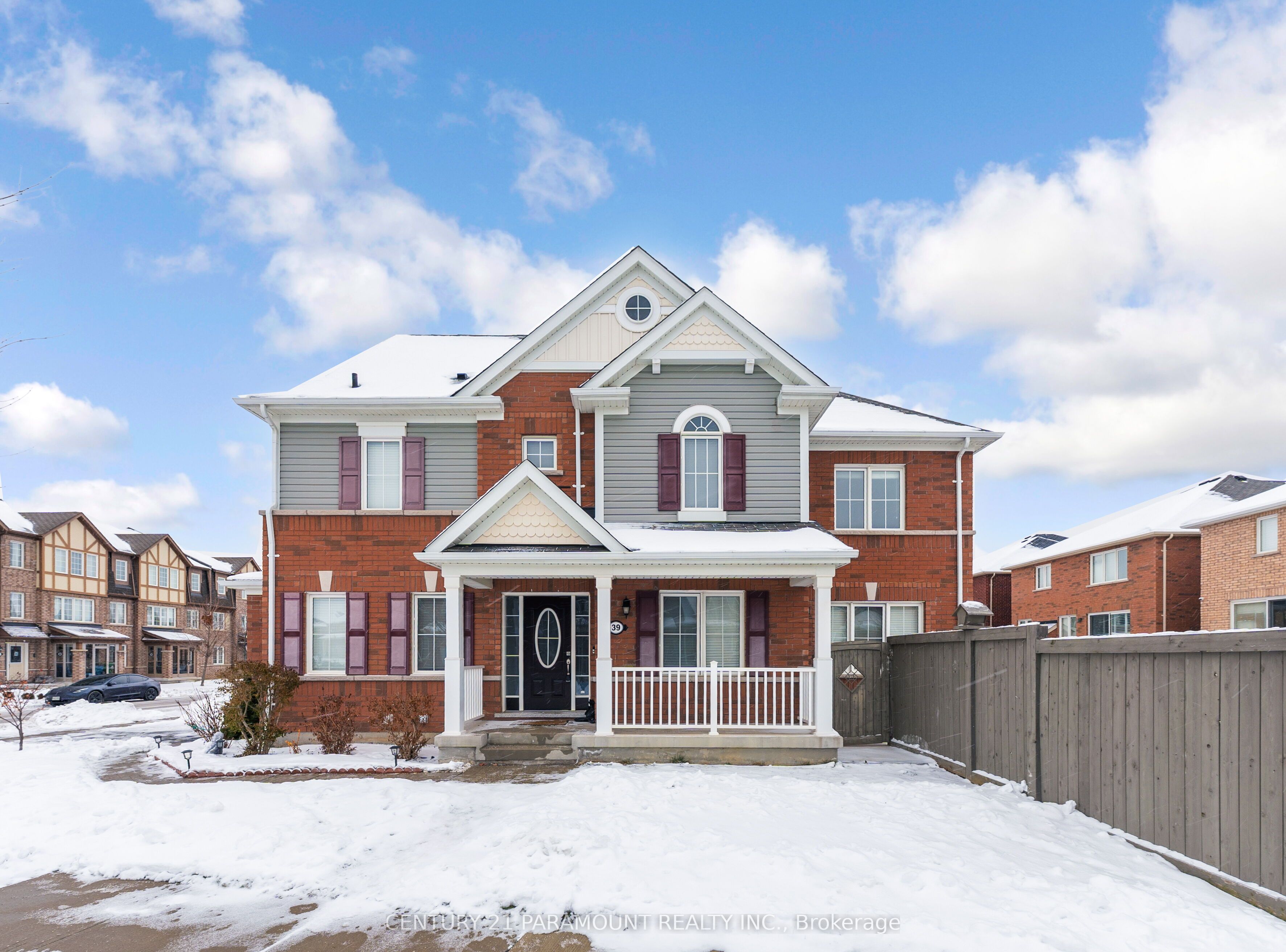 39 Fenchurch Drive Property Photo 1