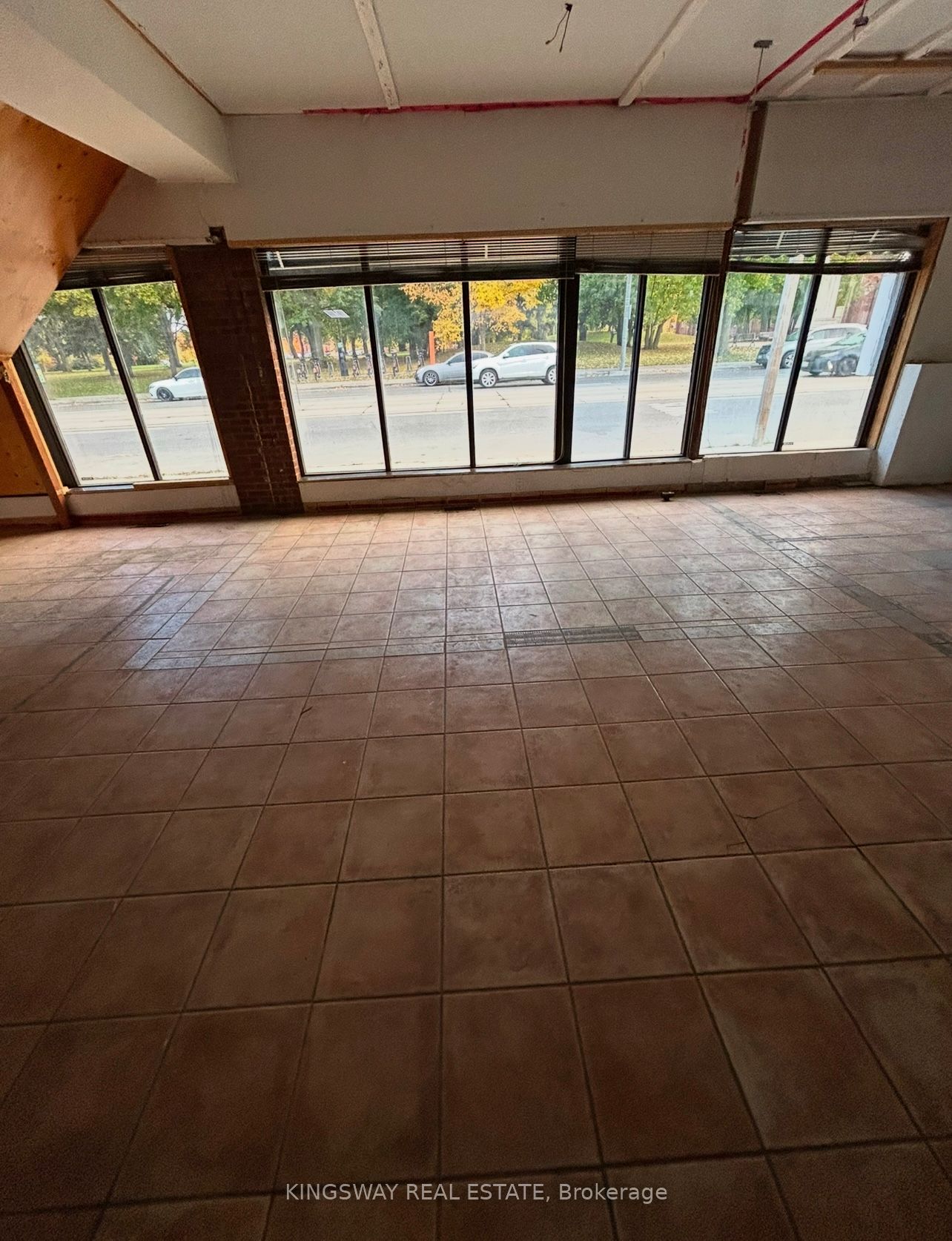 3140 Lake Shore Boulevard W Property Photo 1