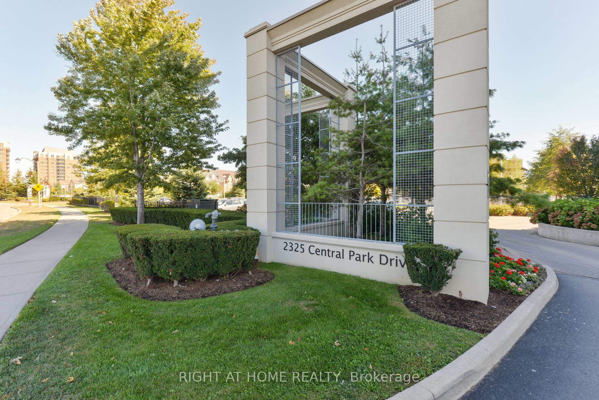 2325 Central Park Dr Property Photo 1