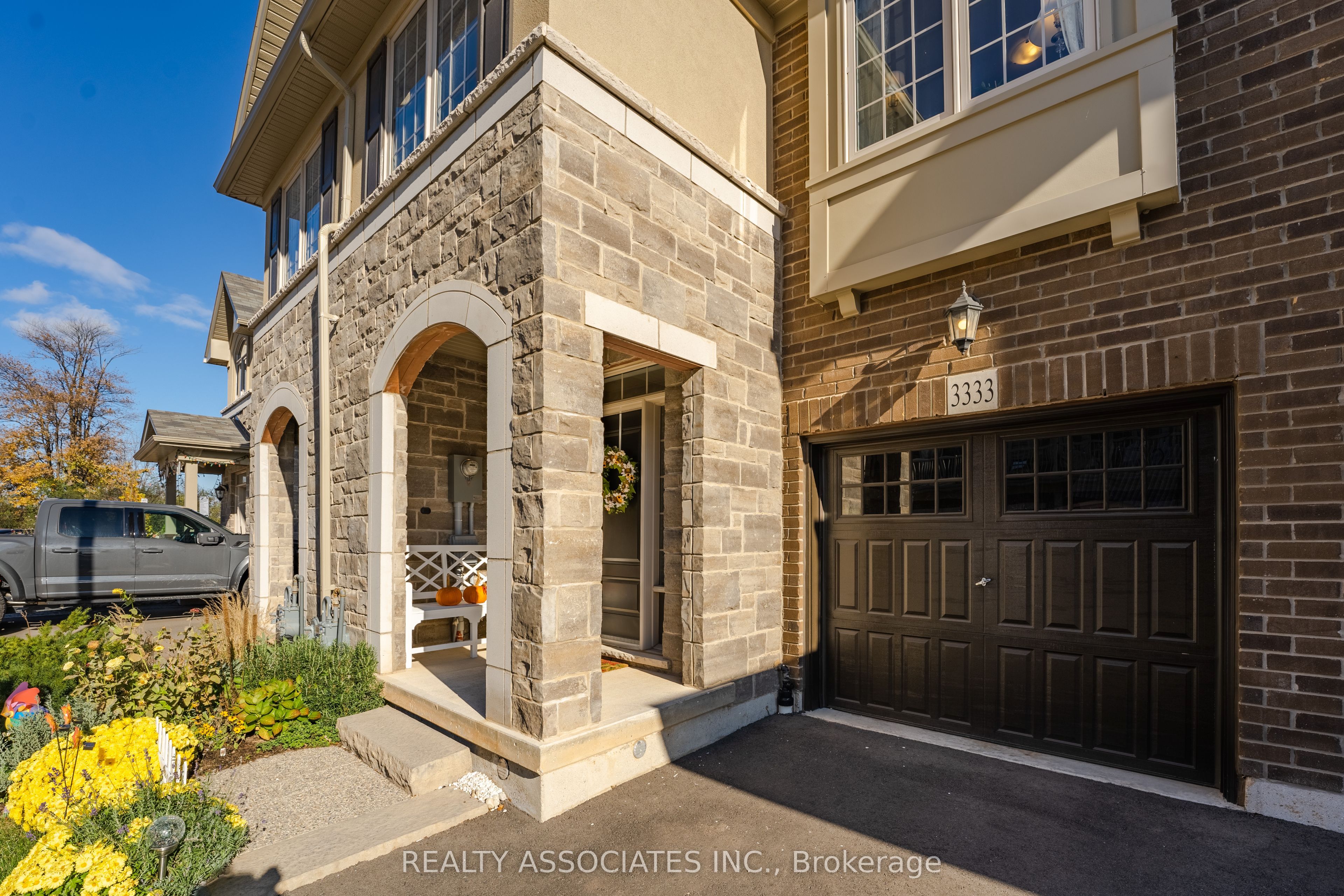 3333 Mockingbird Cmn Property Photo 1