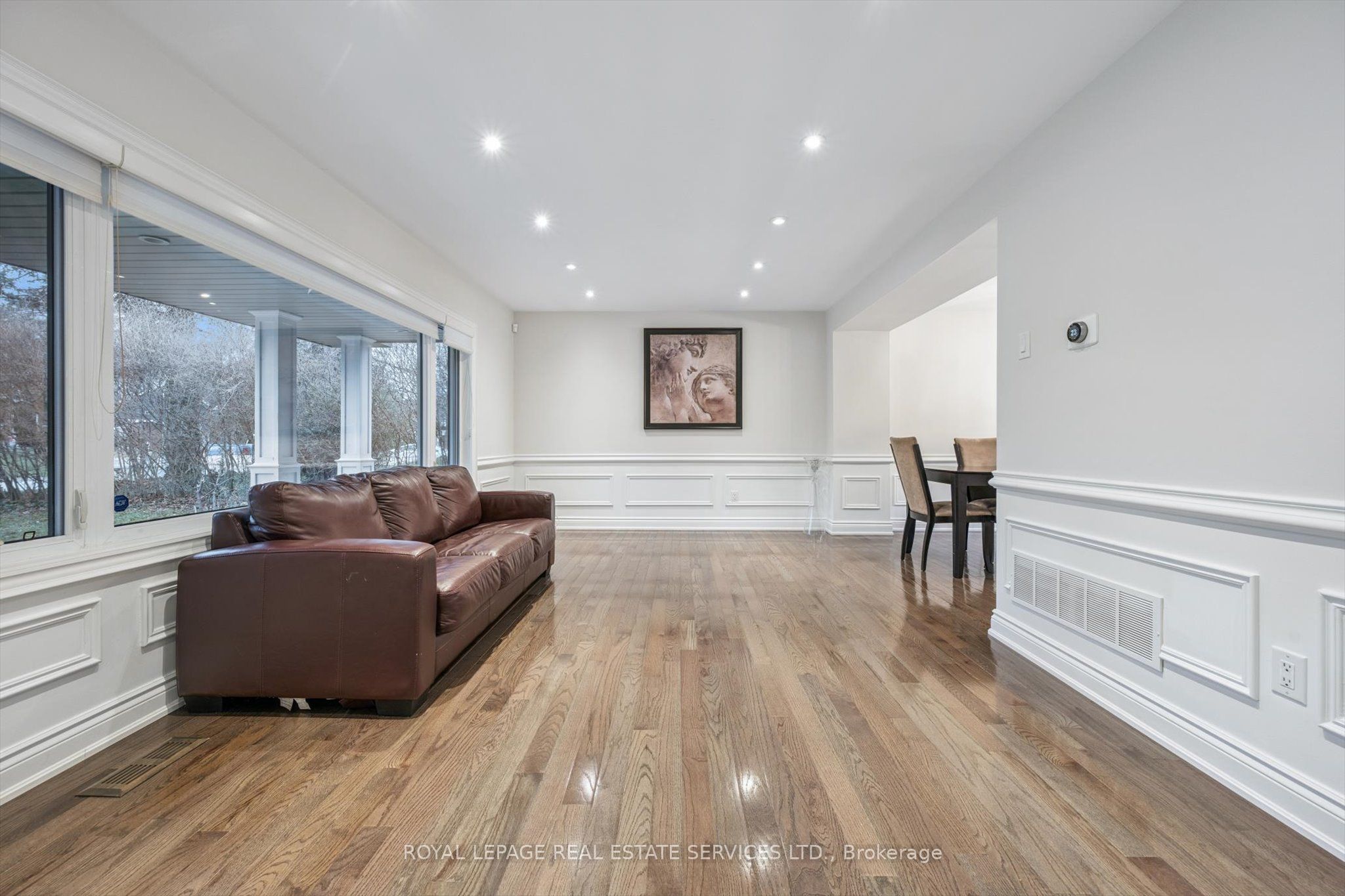 1302 Hillview Cres Property Photo 5
