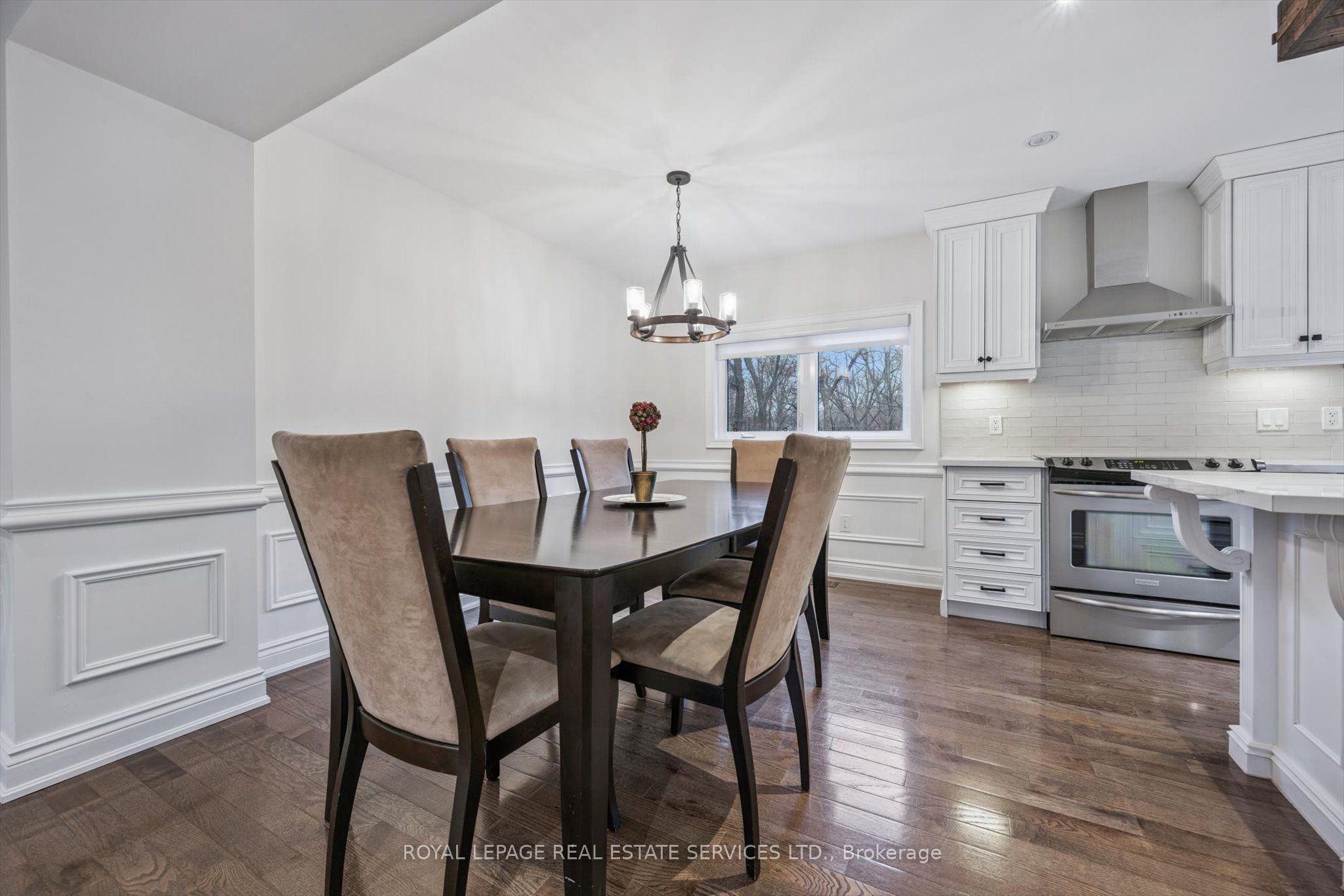 1302 Hillview Cres Property Photo 8