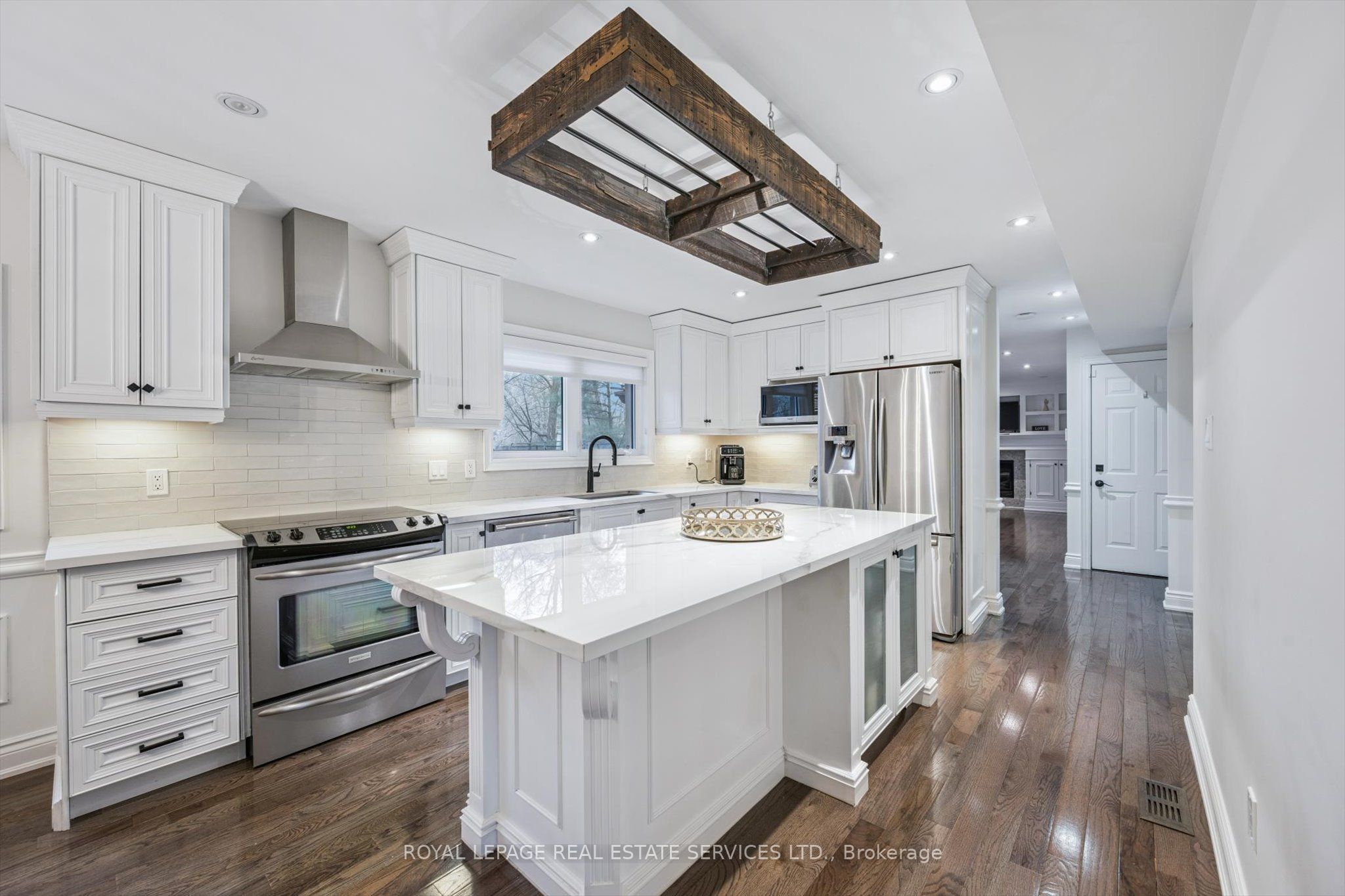 1302 Hillview Cres Property Photo 10