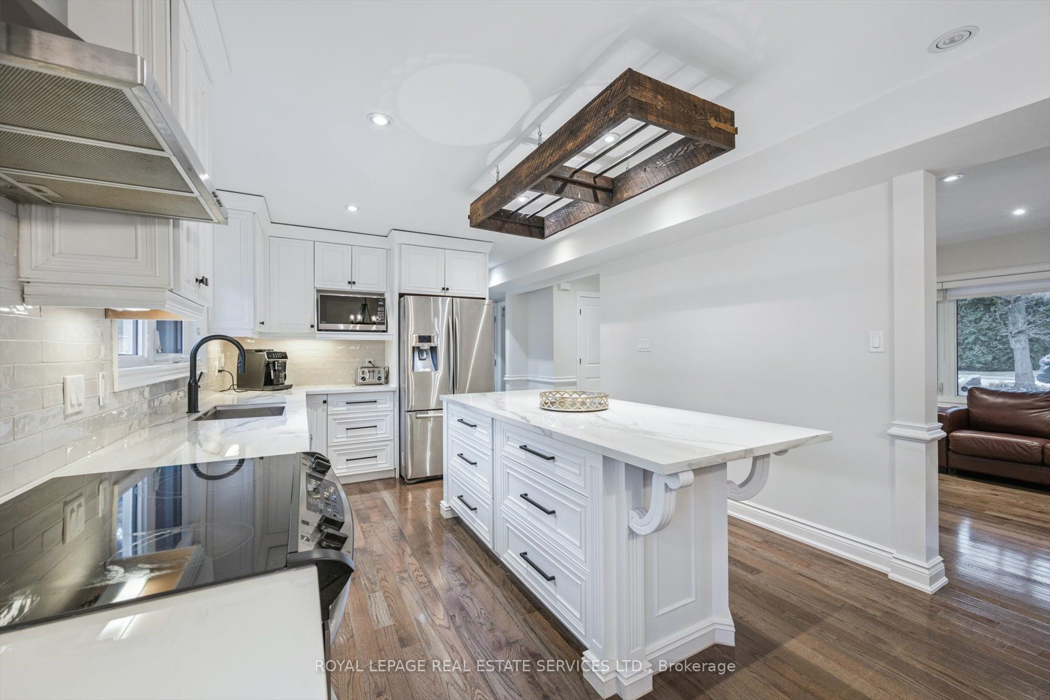 1302 Hillview Cres Property Photo 11