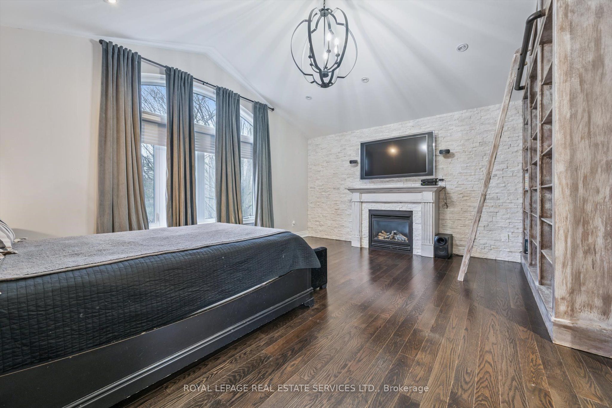 1302 Hillview Cres Property Photo 17