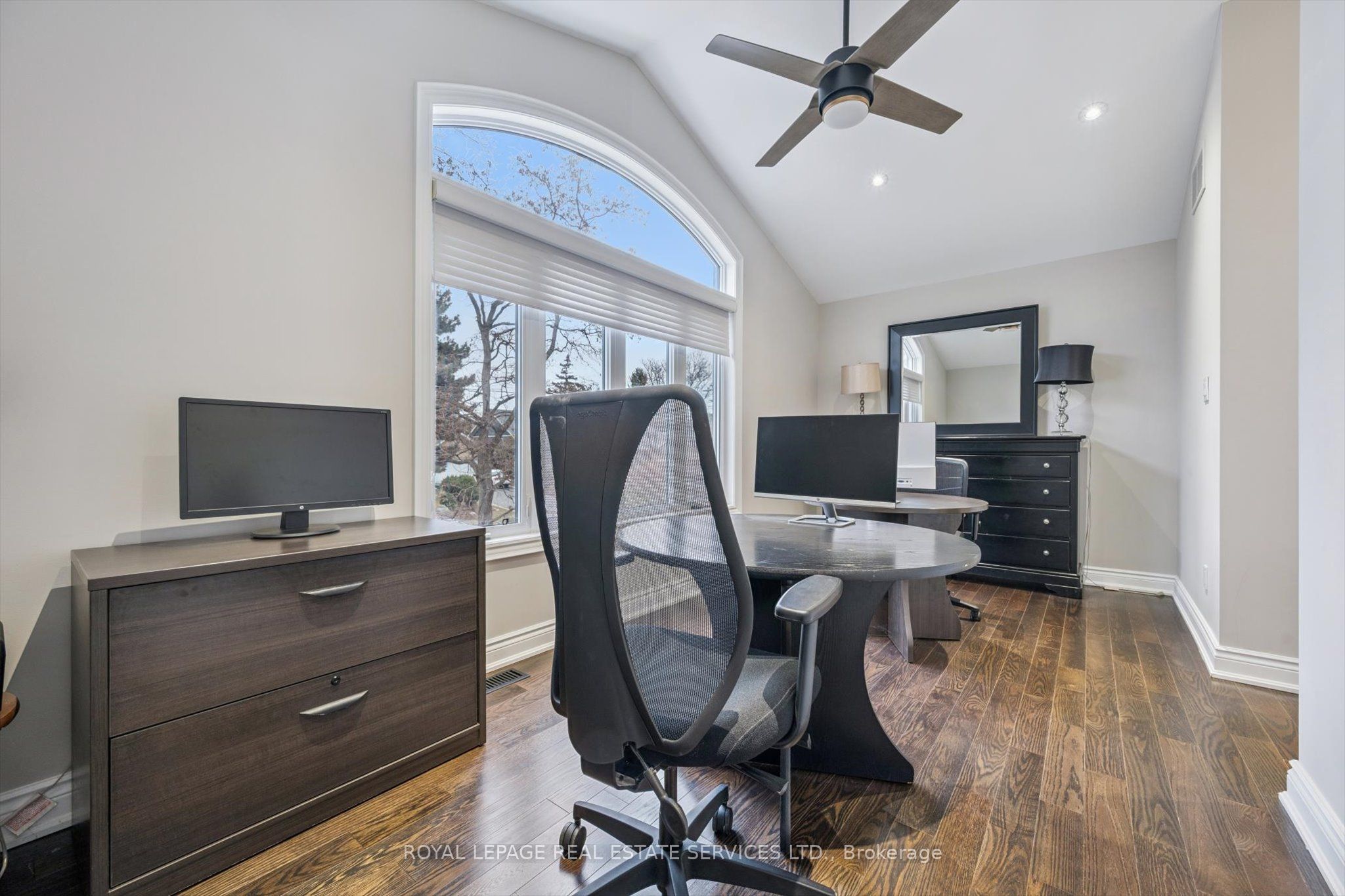 1302 Hillview Cres Property Photo 22
