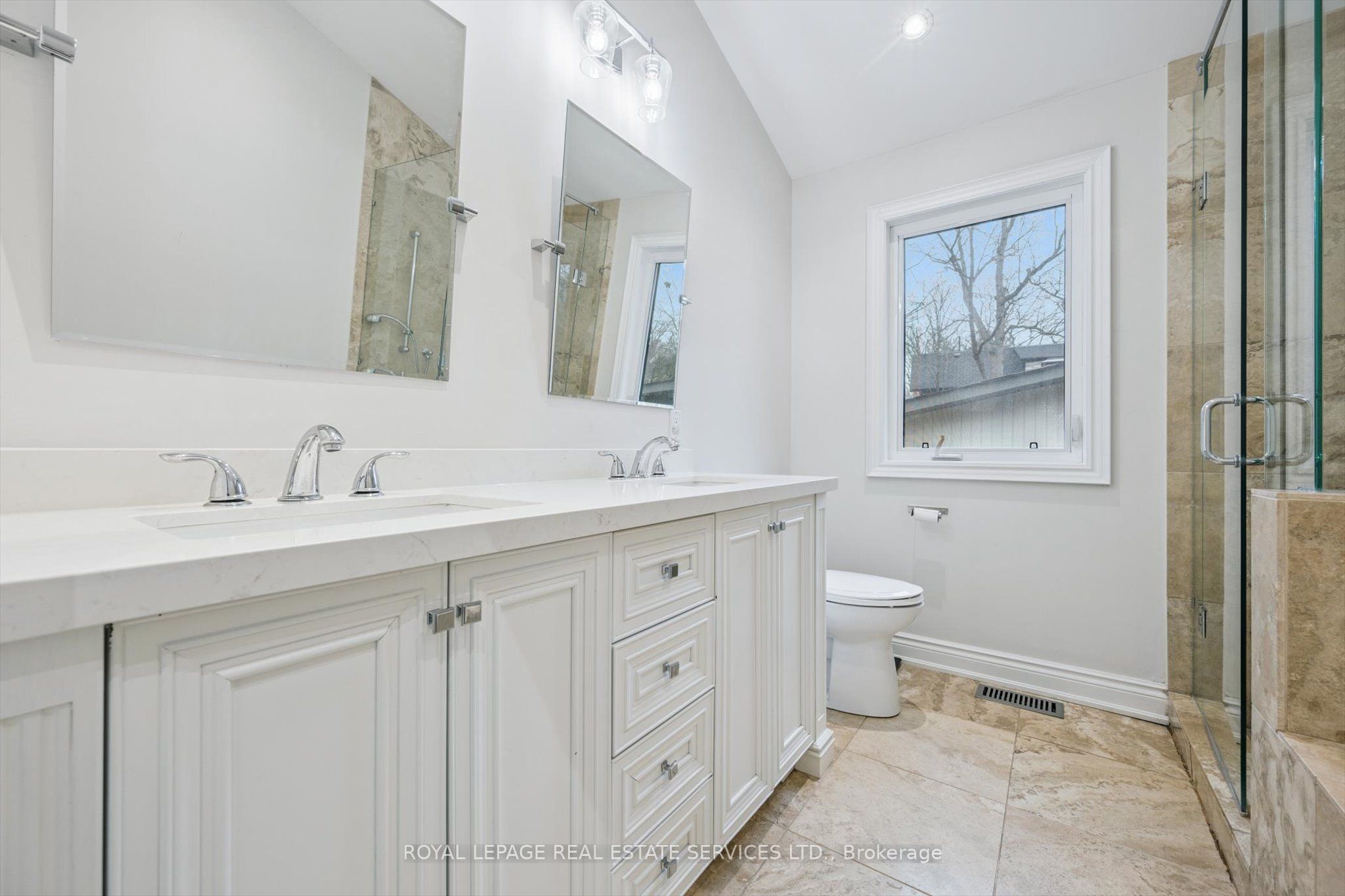 1302 Hillview Cres Property Photo 23