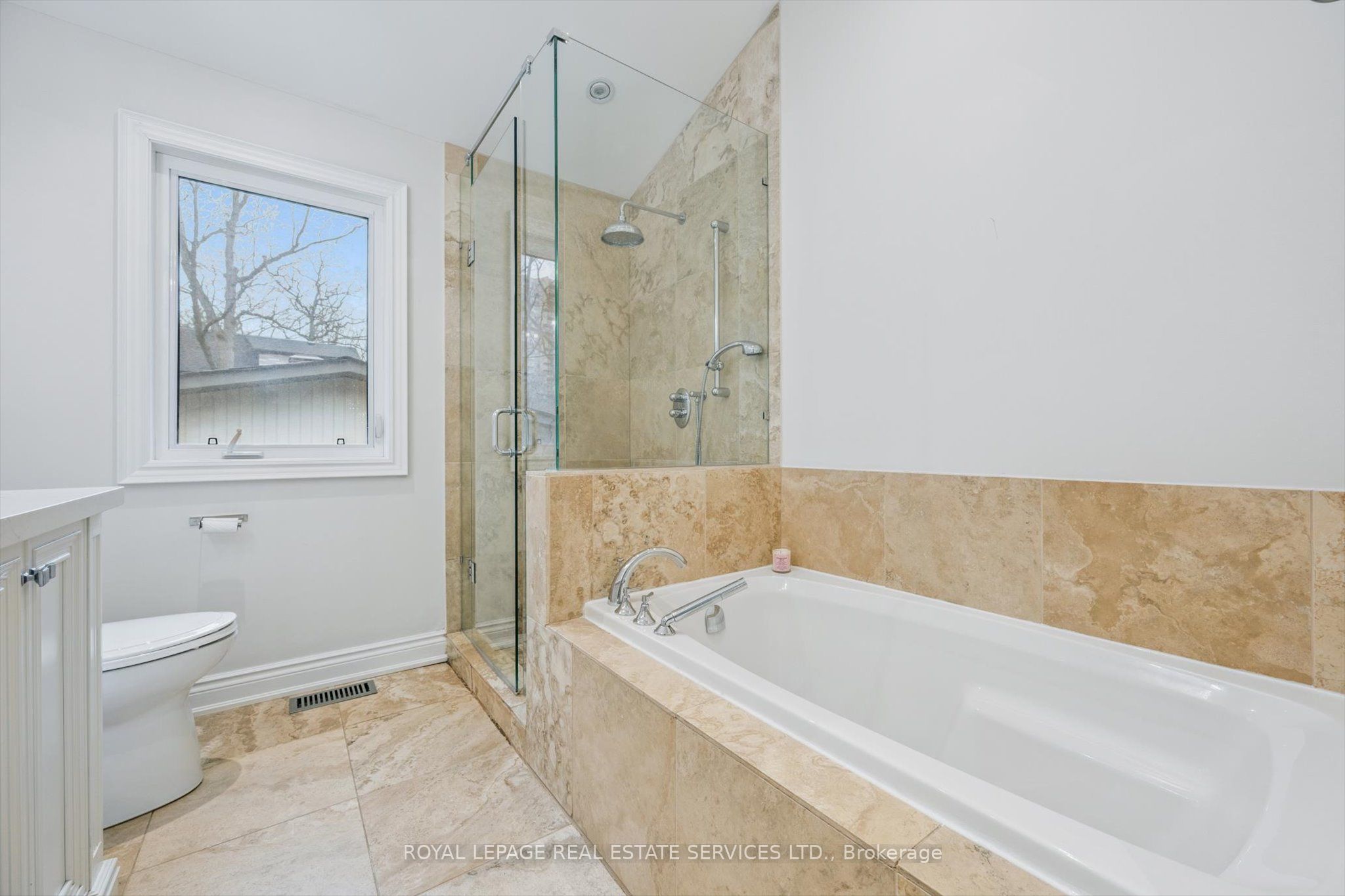 1302 Hillview Cres Property Photo 24