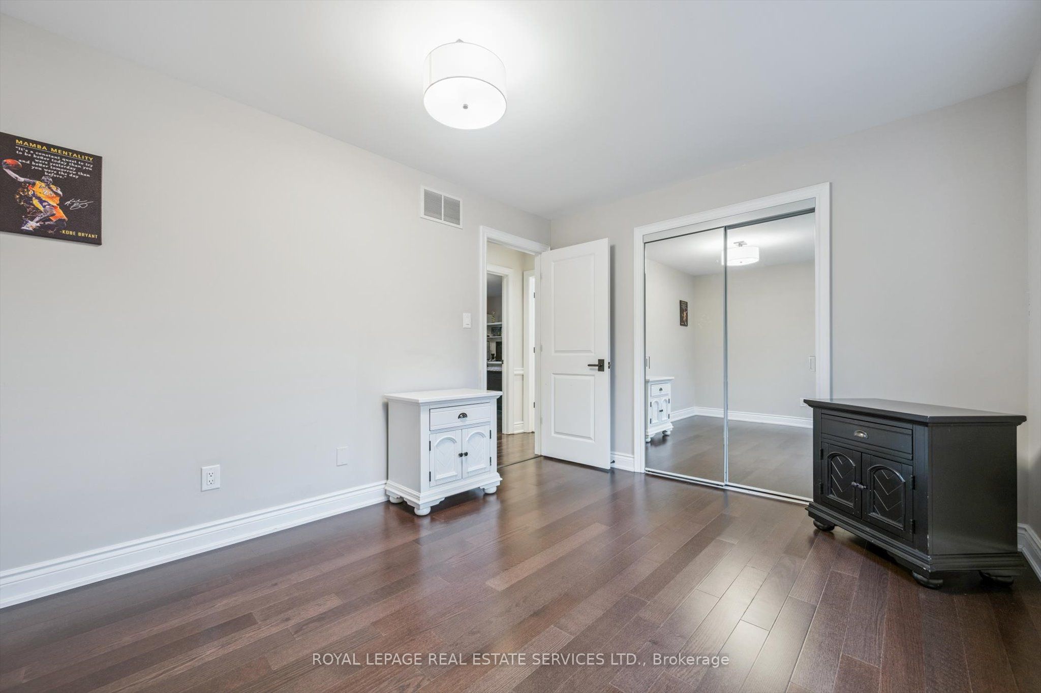 1302 Hillview Cres Property Photo 31