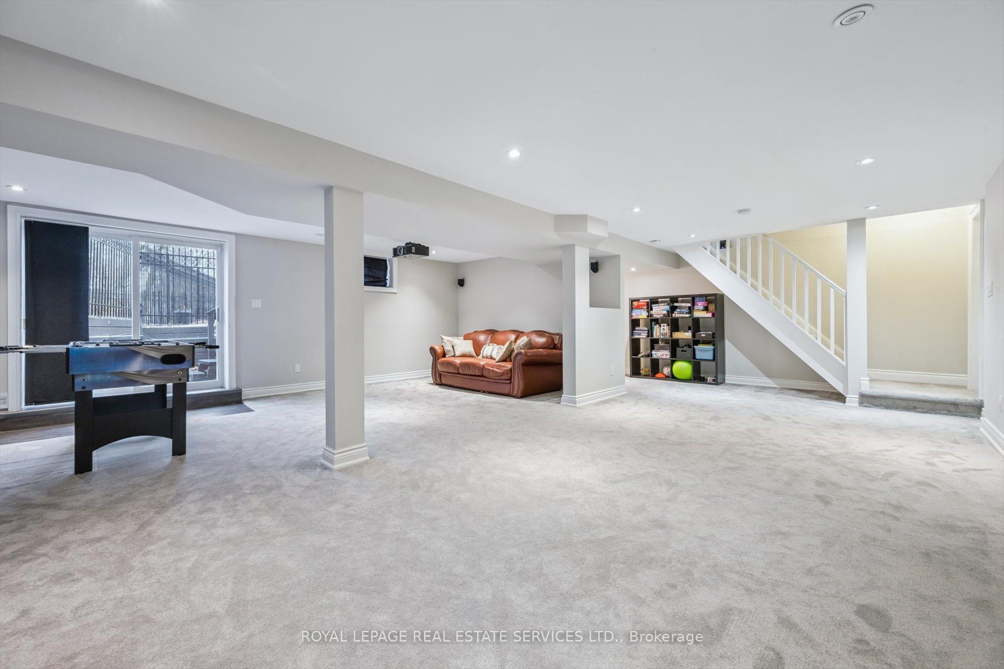 1302 Hillview Cres Property Photo 36