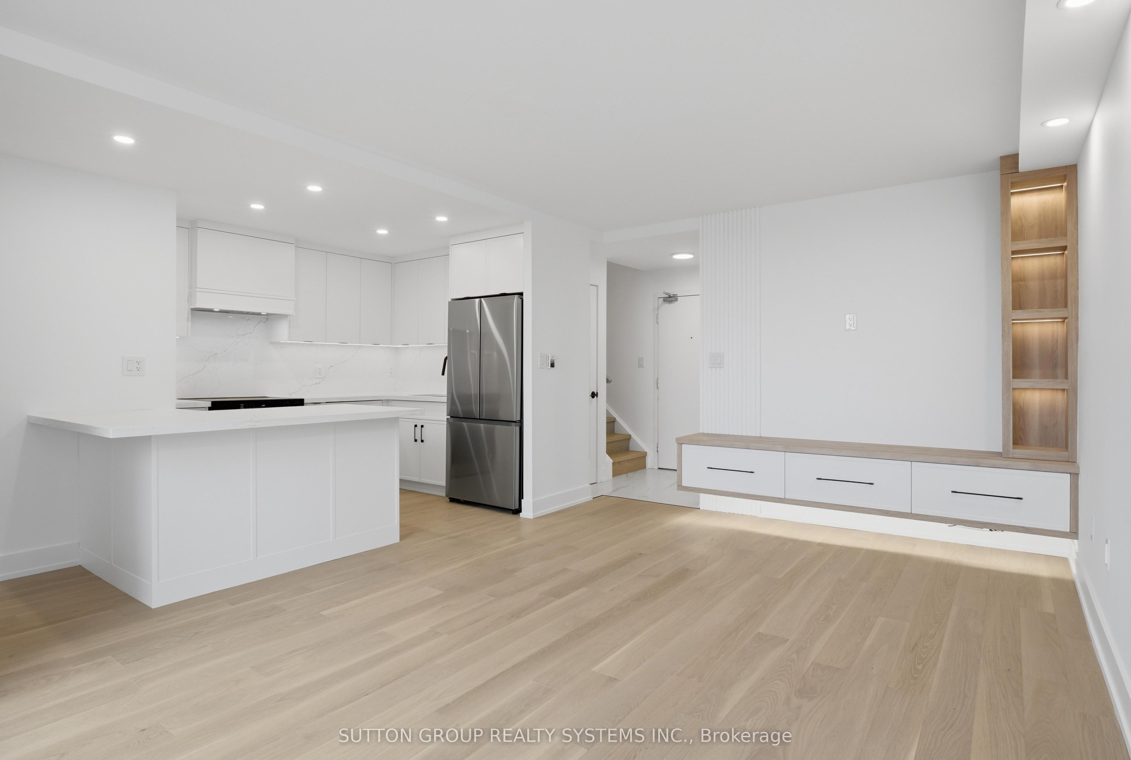 60 Southport Street 909 Property Photo 1