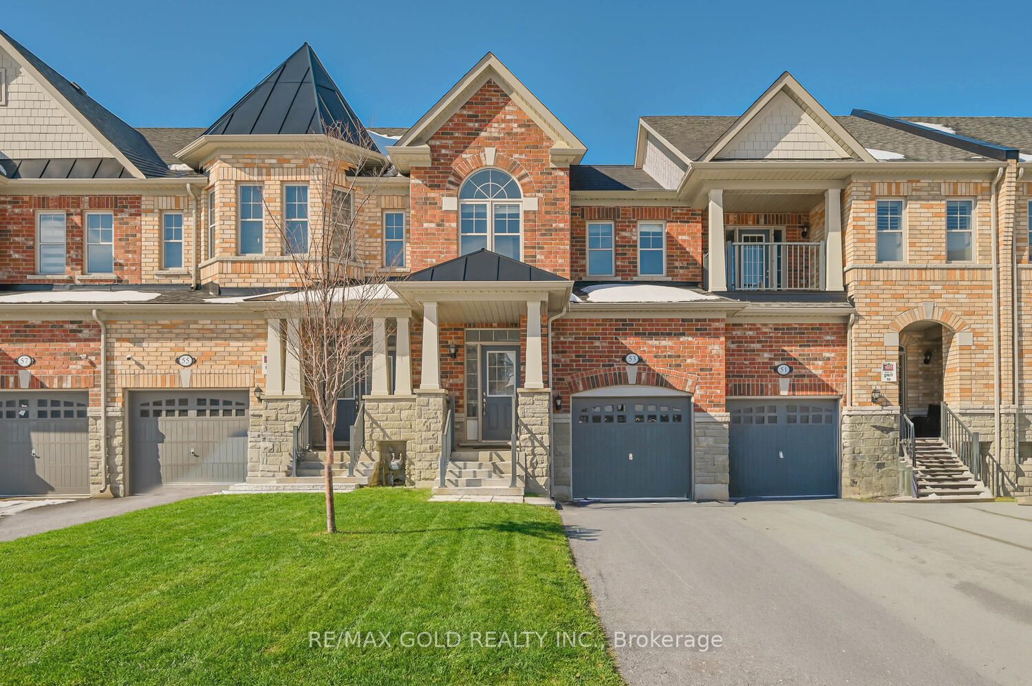 53 Finegan Circle Property Photo 1