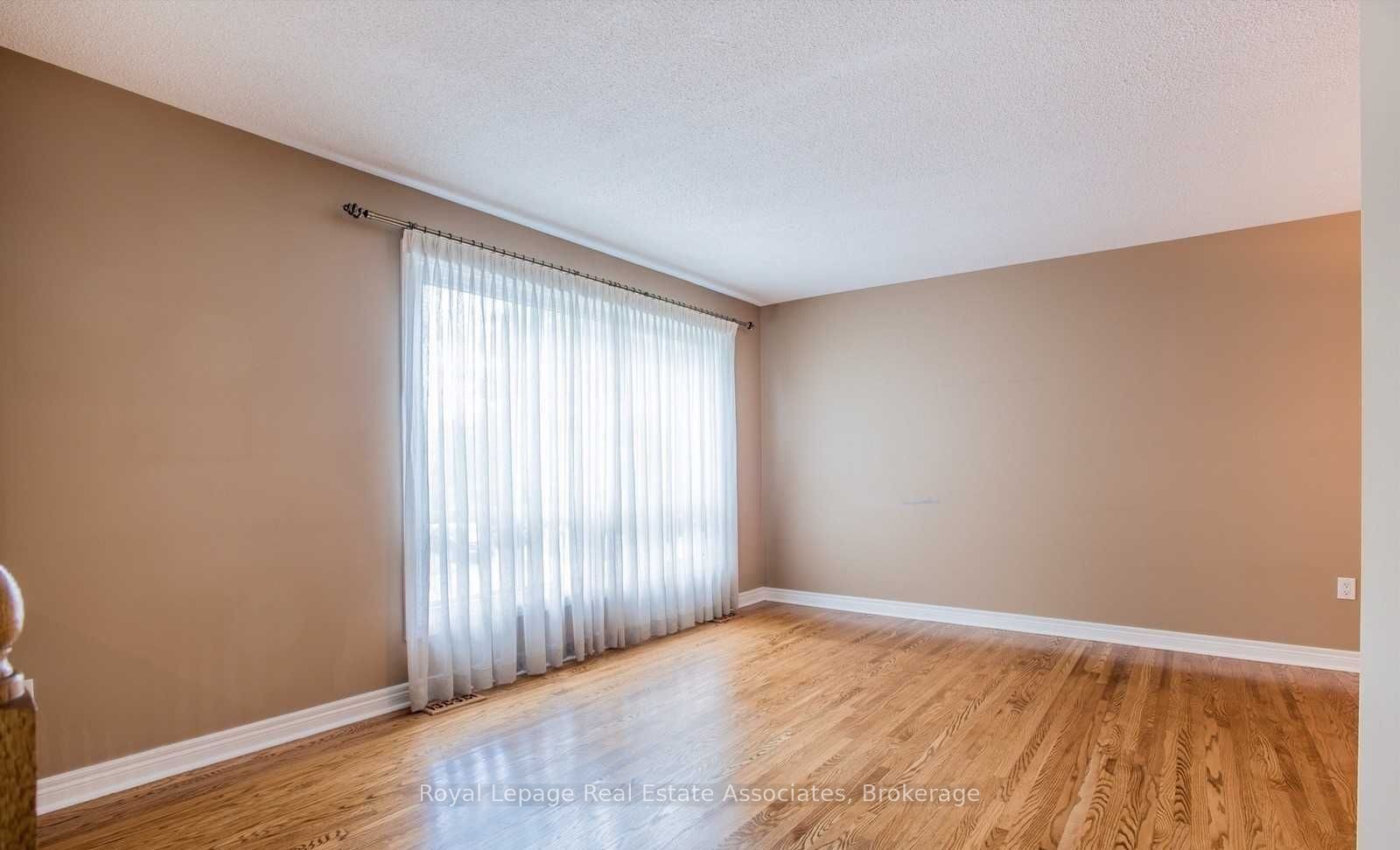 9 Wilton Dr Property Photo 6