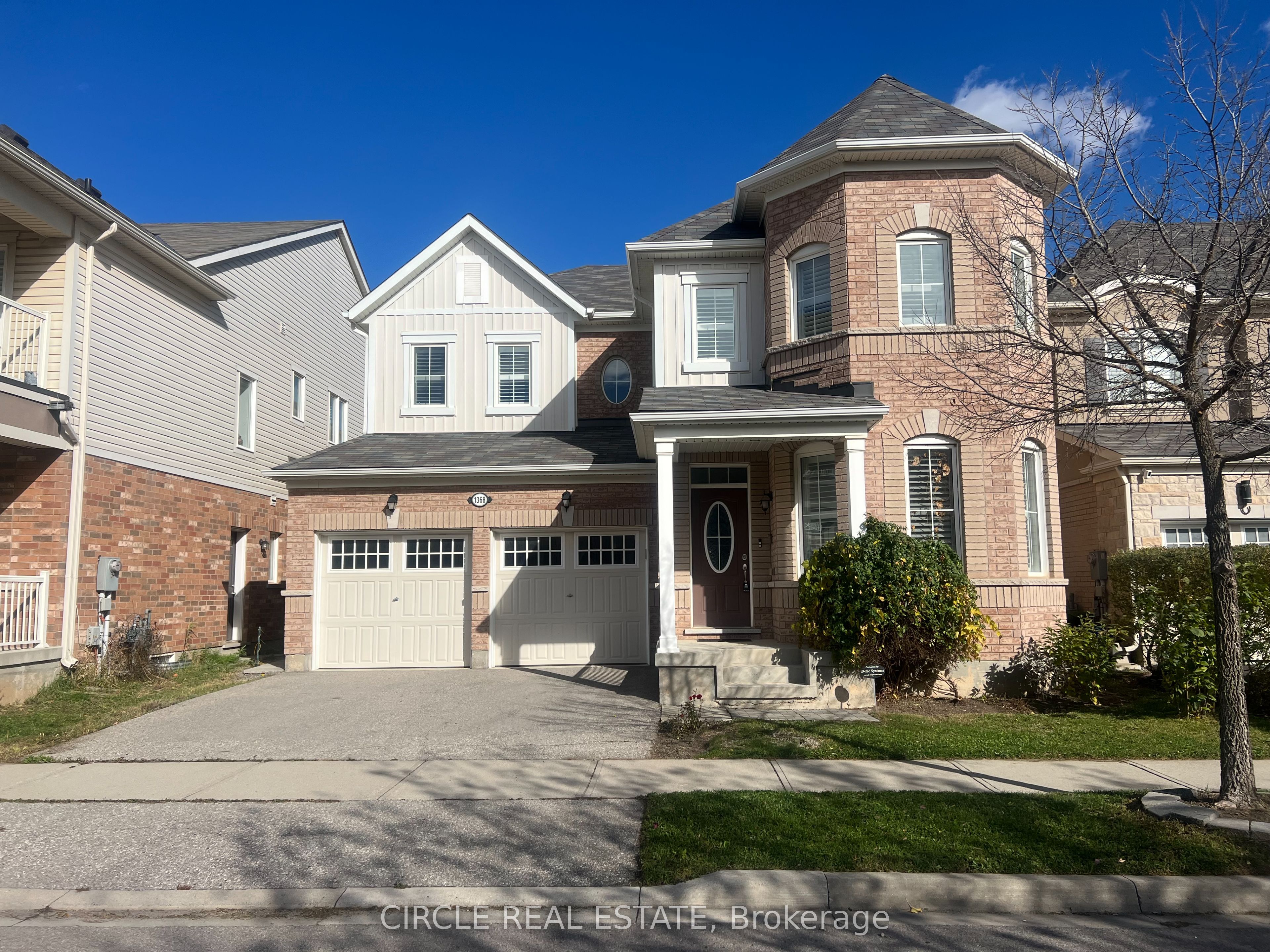 1368 Connaught Ter Property Photo 1