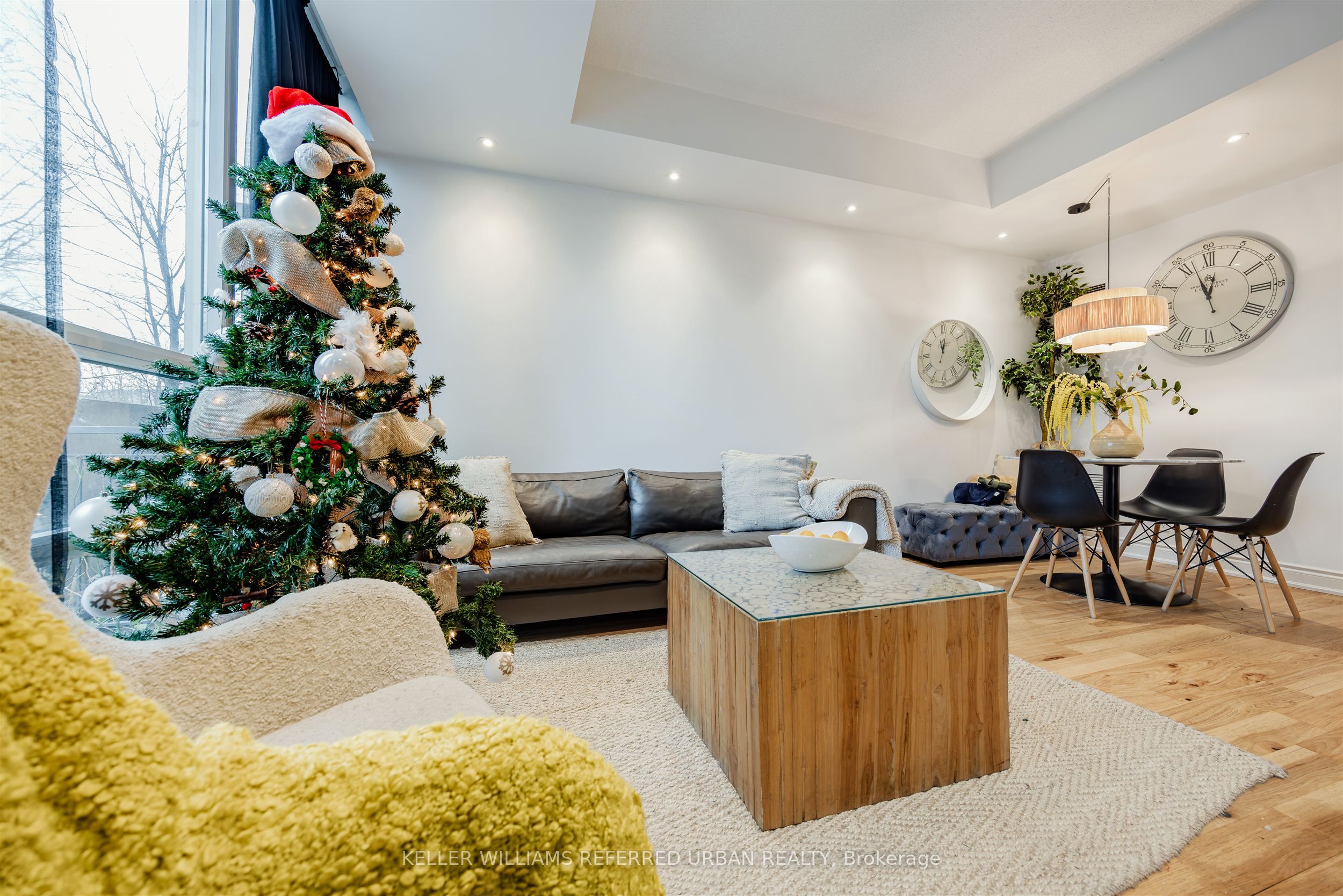 90 Absolute Ave Property Photo 1