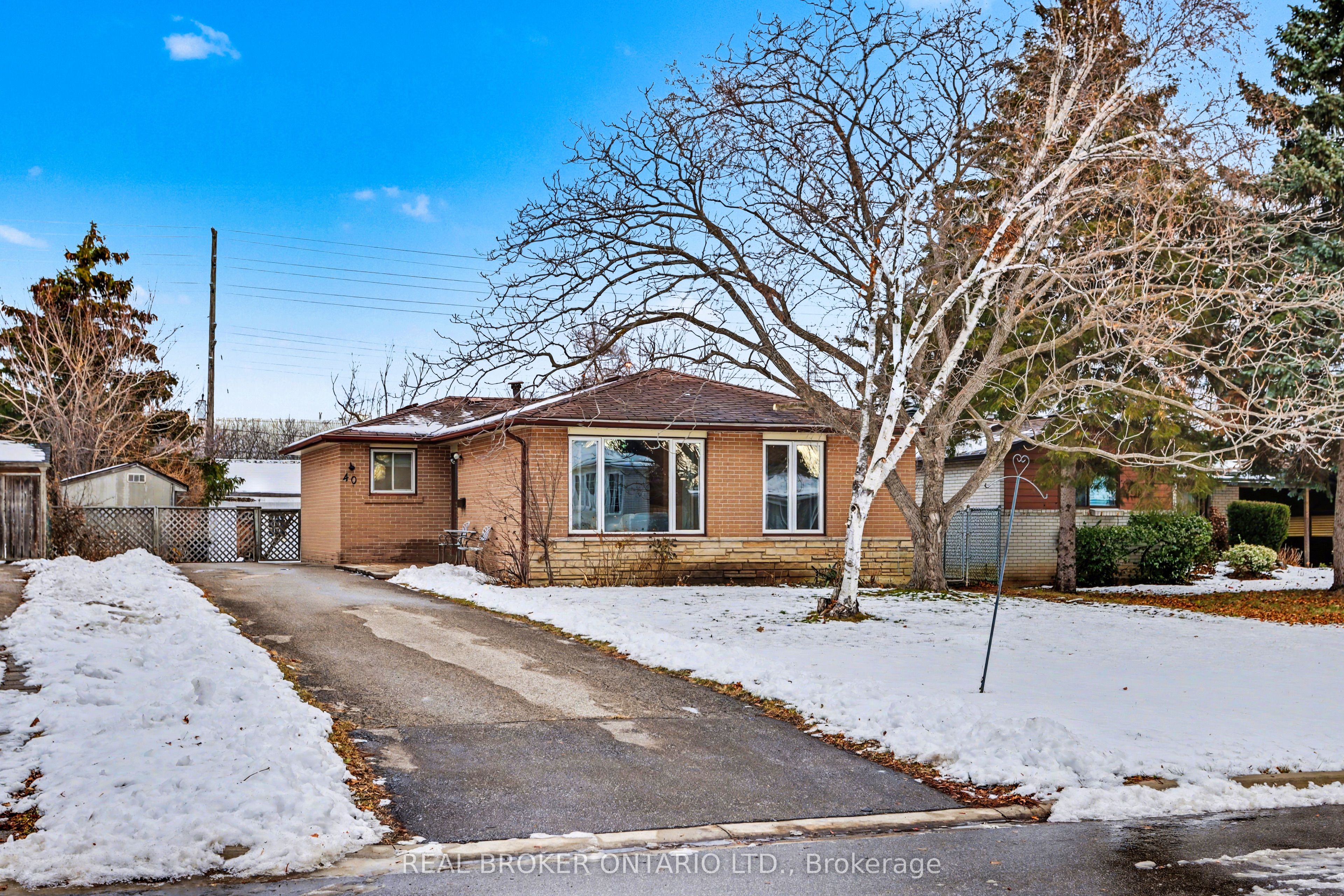 40 Flavian Cres