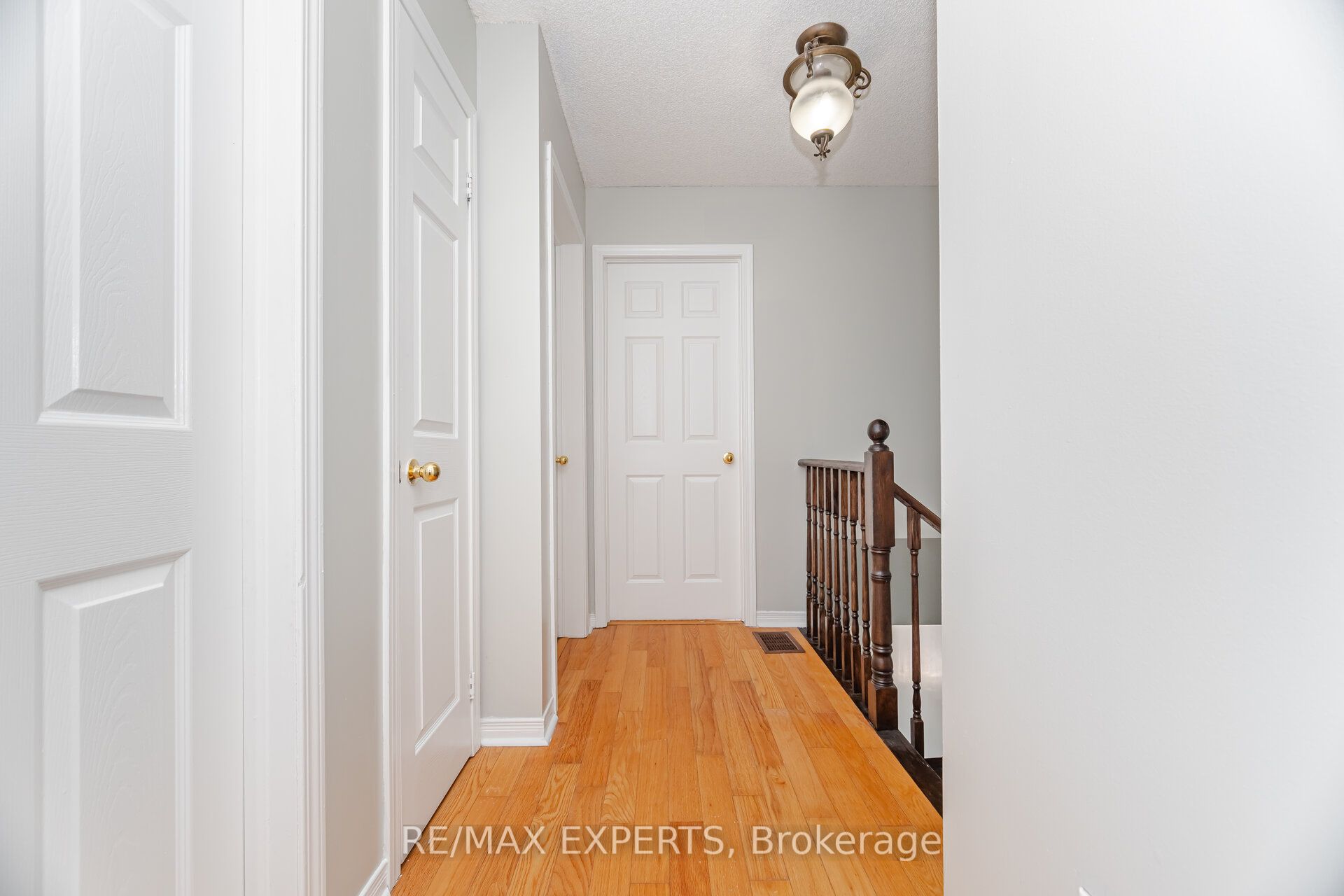 82 Twin Pines Cres Property Photo 12