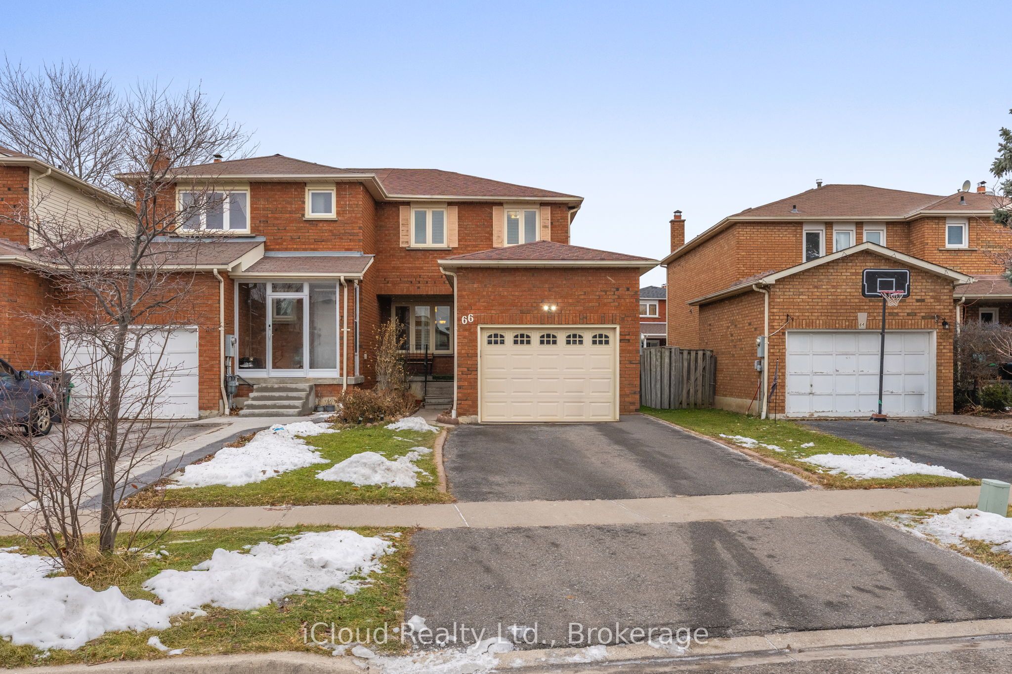 66 Dutch Cres Property Photo 1