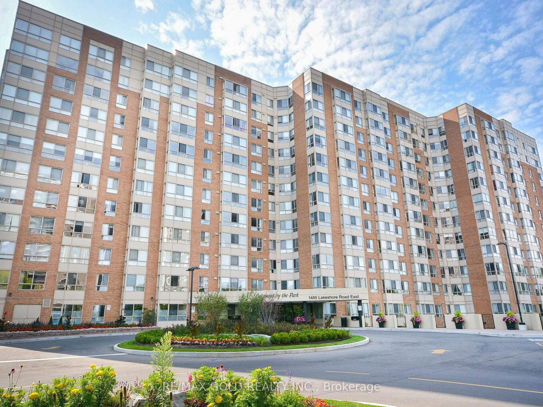 1485 Lake Shore Rd E Property Photo 1