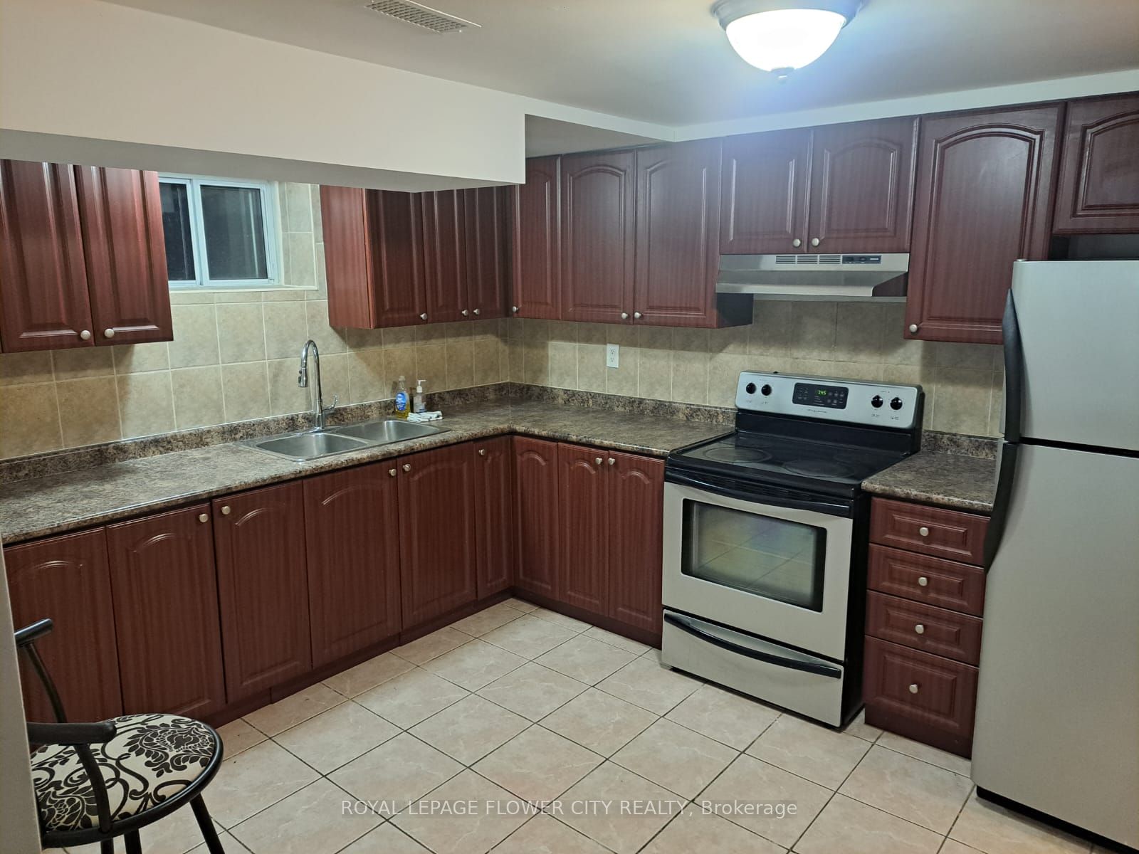 34 Ashwood Cres Property Photo 1