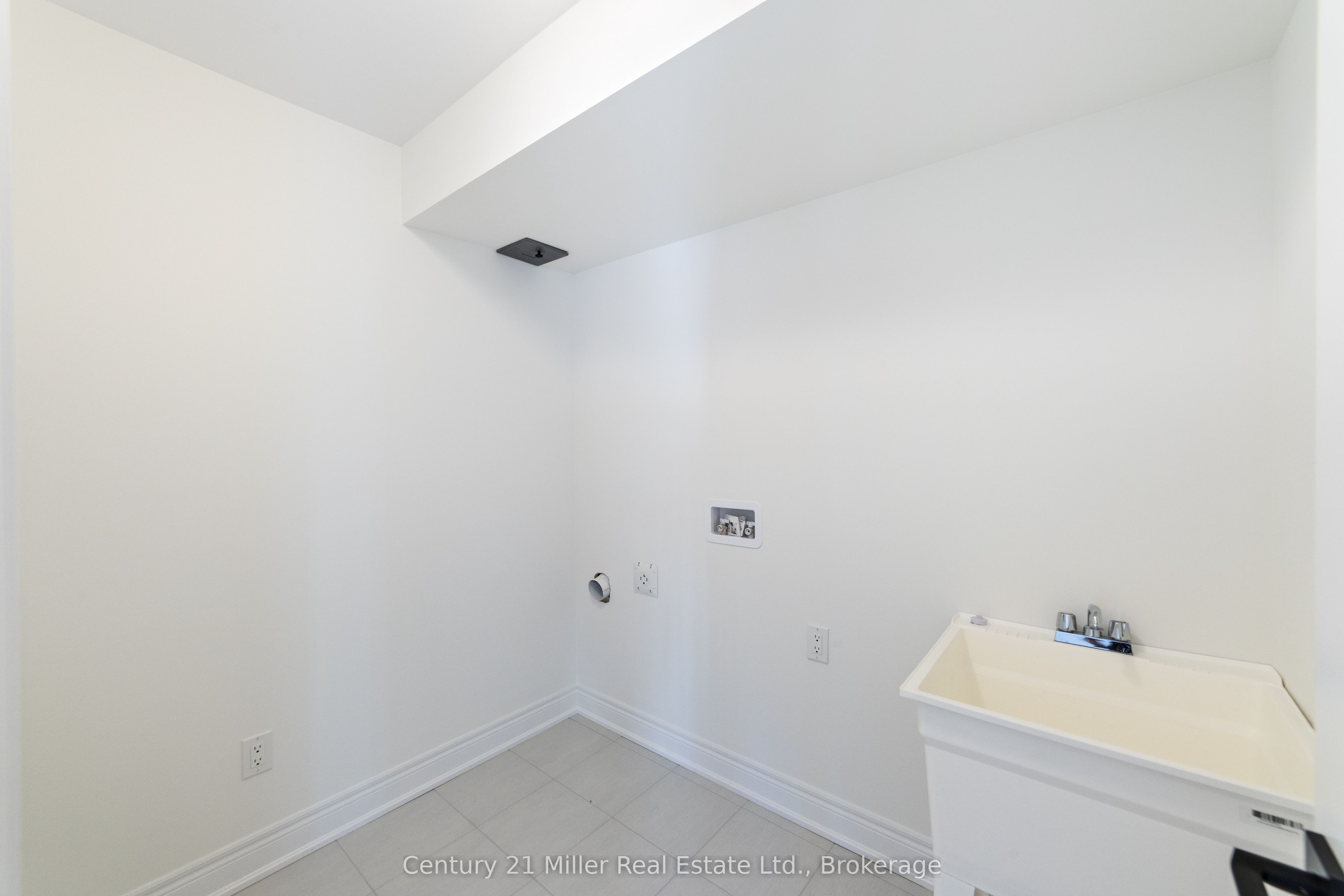 260 Melody Common 36 Property Photo 19