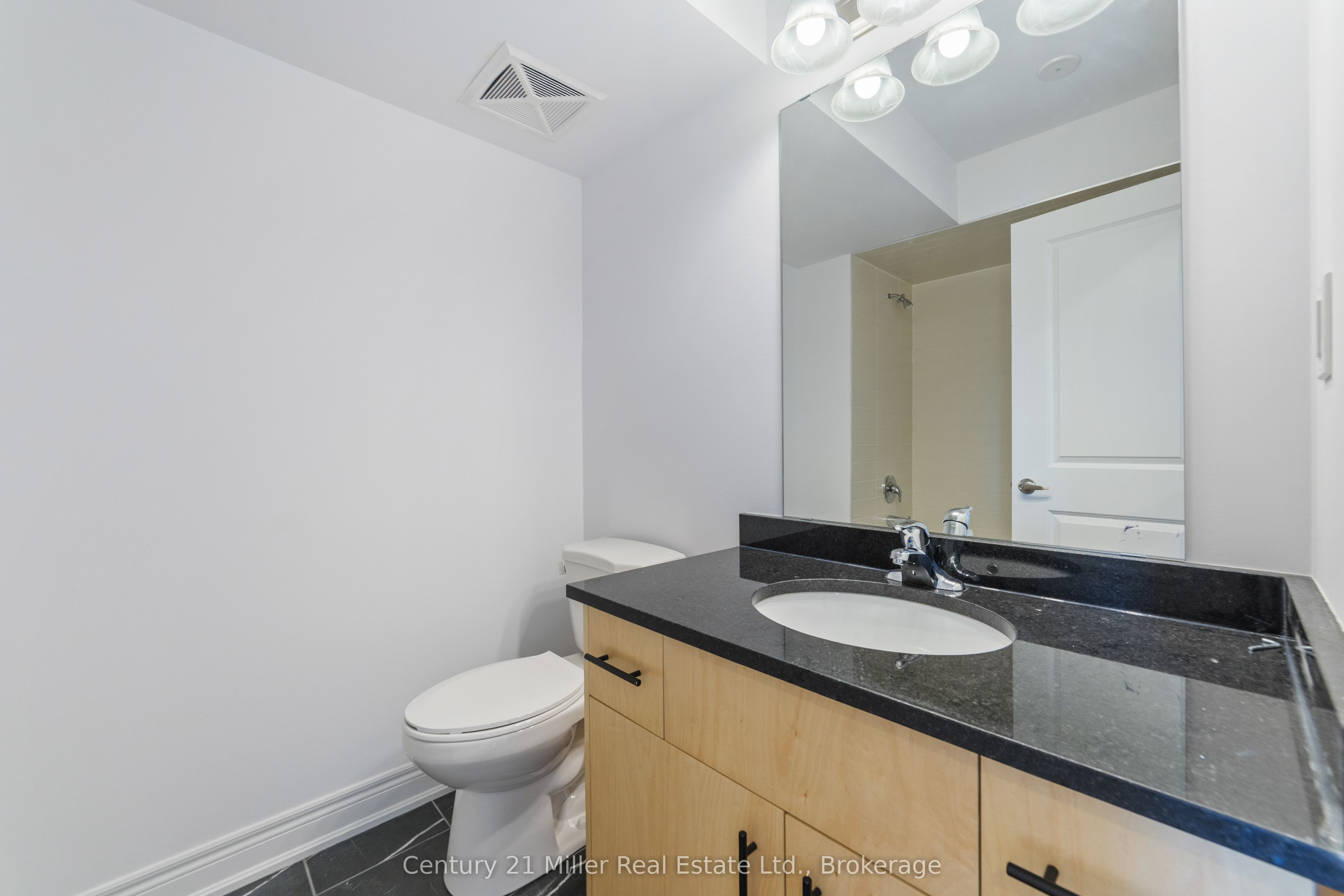 2140 Trafalgar Road 48 Property Photo 15