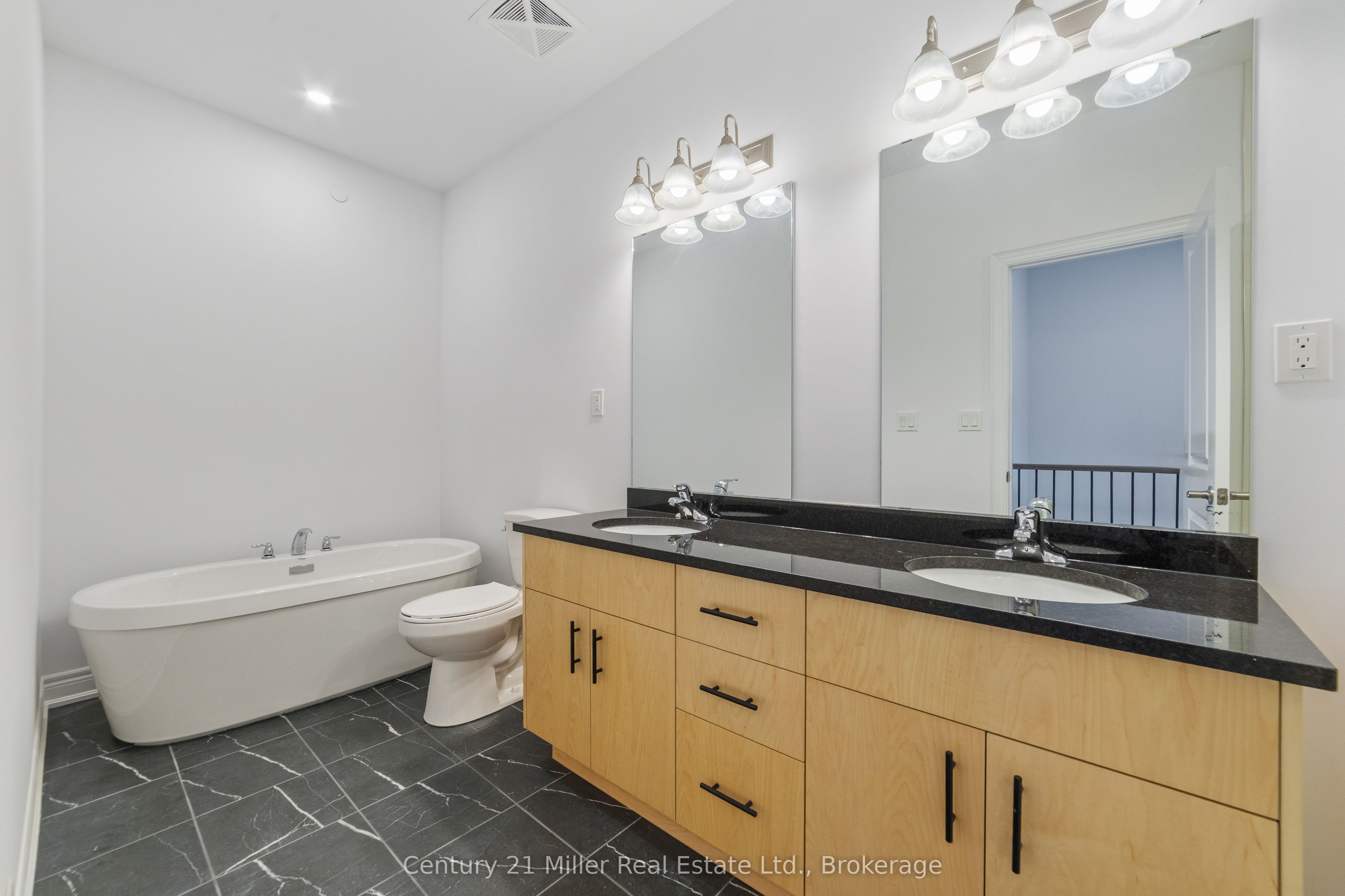 2140 Trafalgar Road 48 Property Photo 21