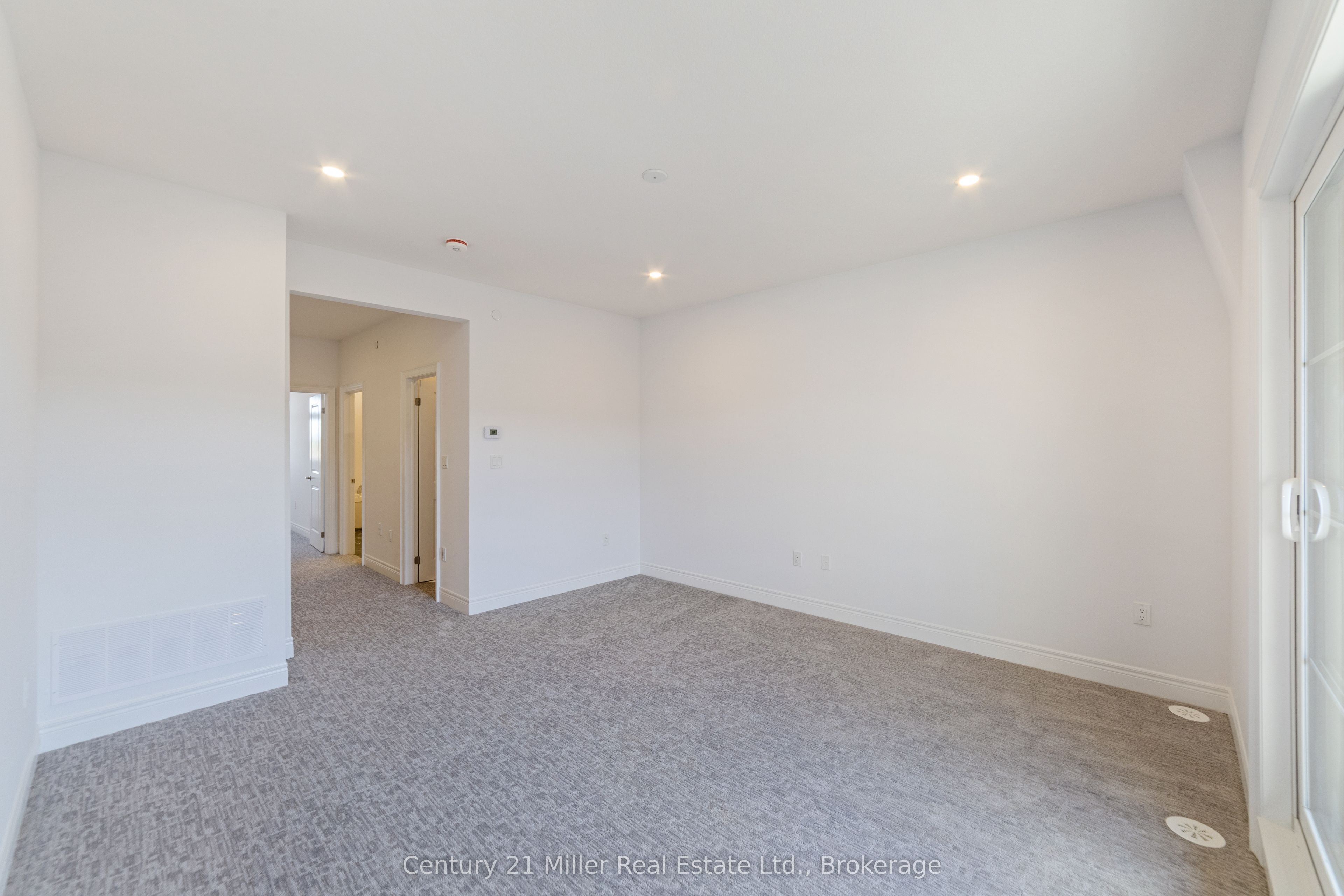 2140 Trafalgar Road 48 Property Photo 24