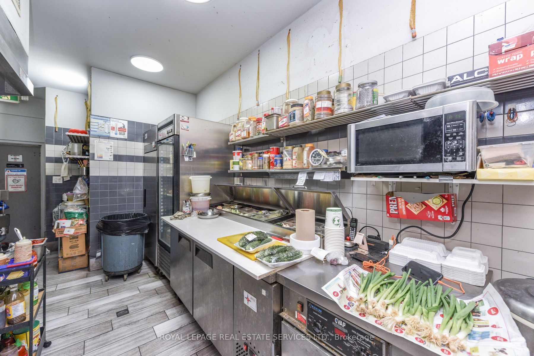 730 Lakeshore Road E Property Photo 8