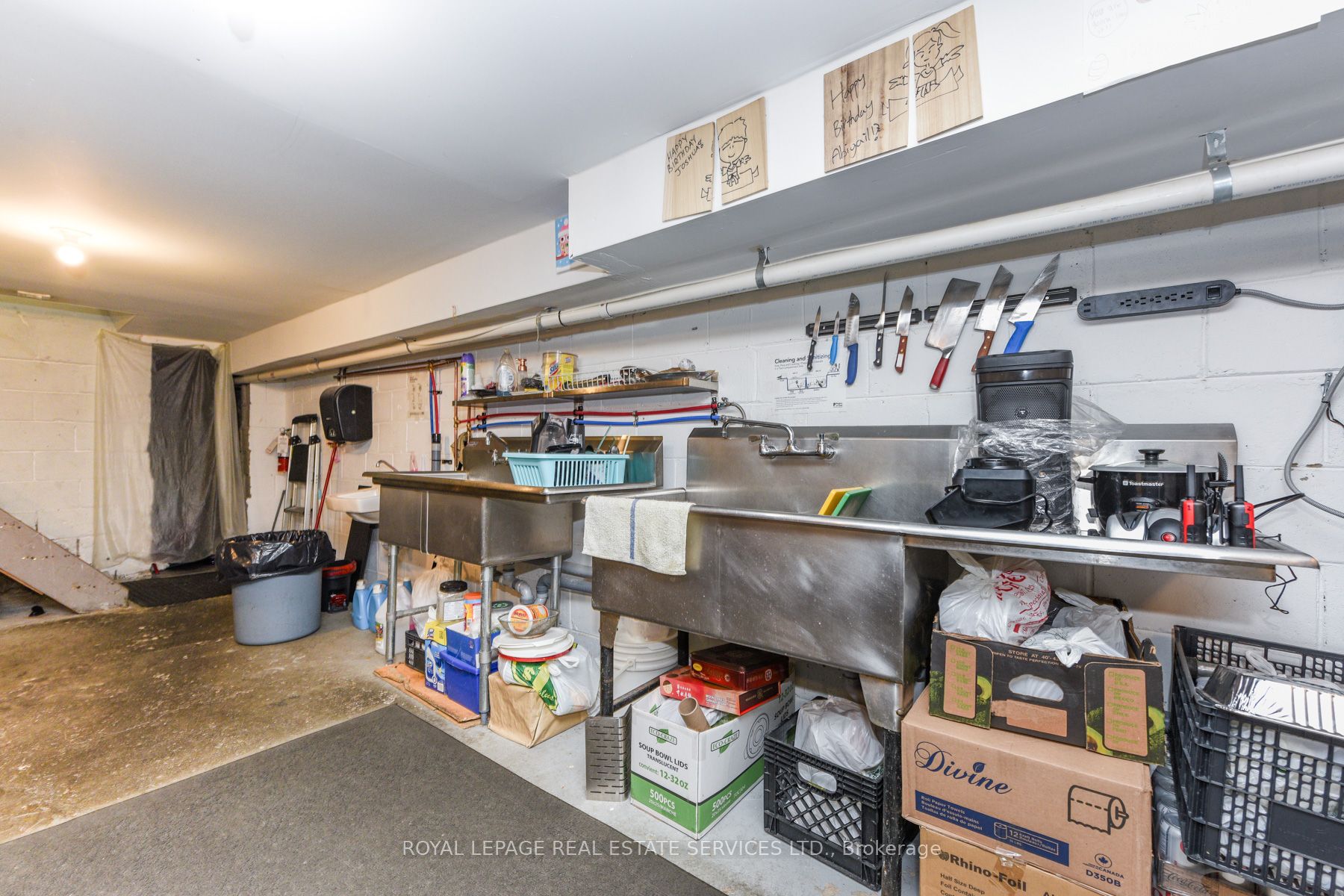 730 Lakeshore Road E Property Photo 9