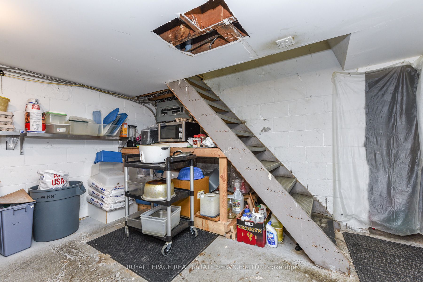 730 Lakeshore Road E Property Photo 18
