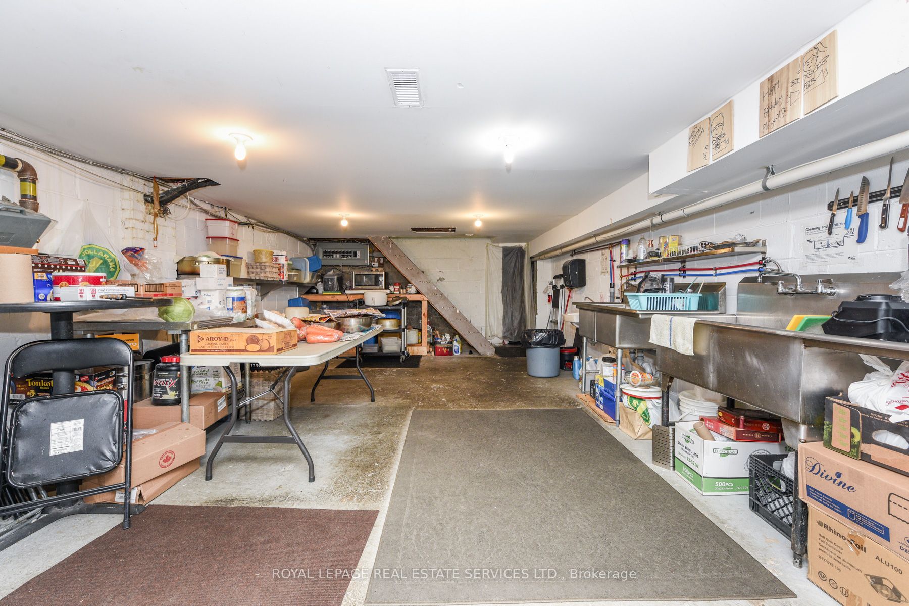 730 Lakeshore Road E Property Photo 32