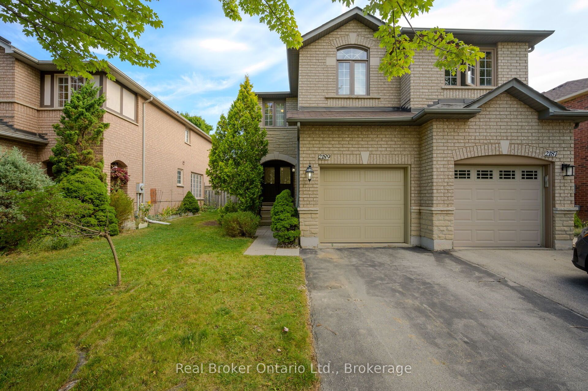 2189 Shorncliffe Boulevard Property Photo 1