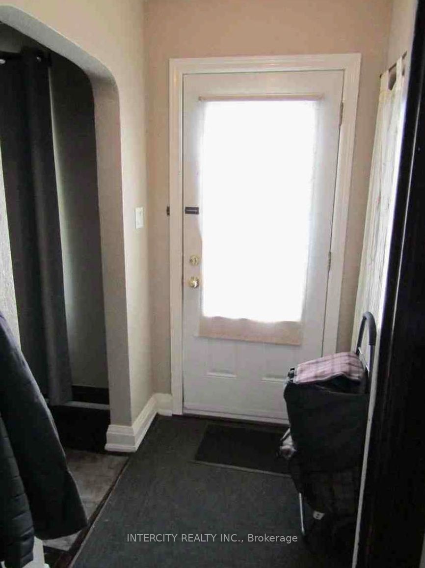 54 Sixteenth Street Property Photo 7