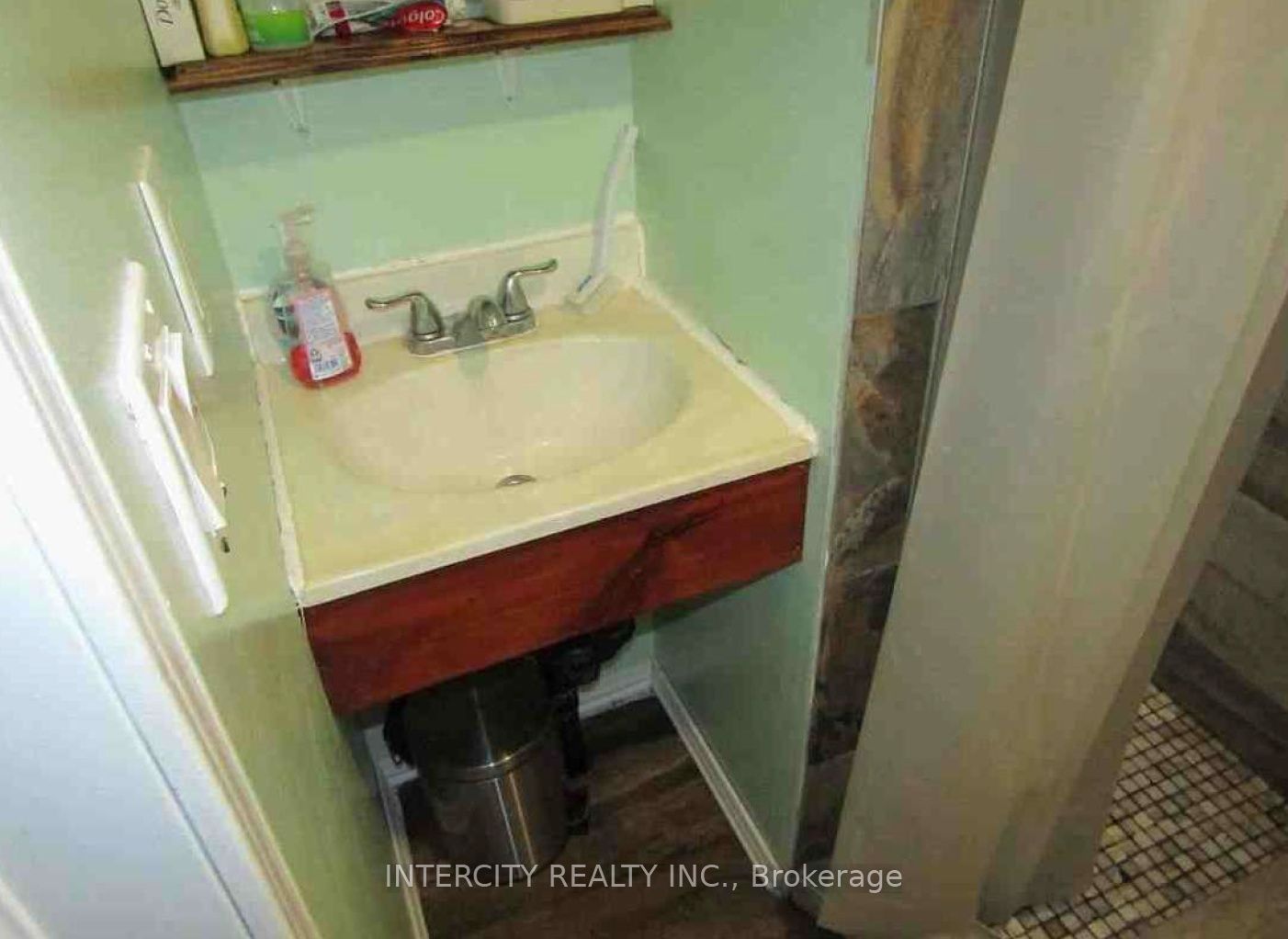 54 Sixteenth Street Property Photo 18